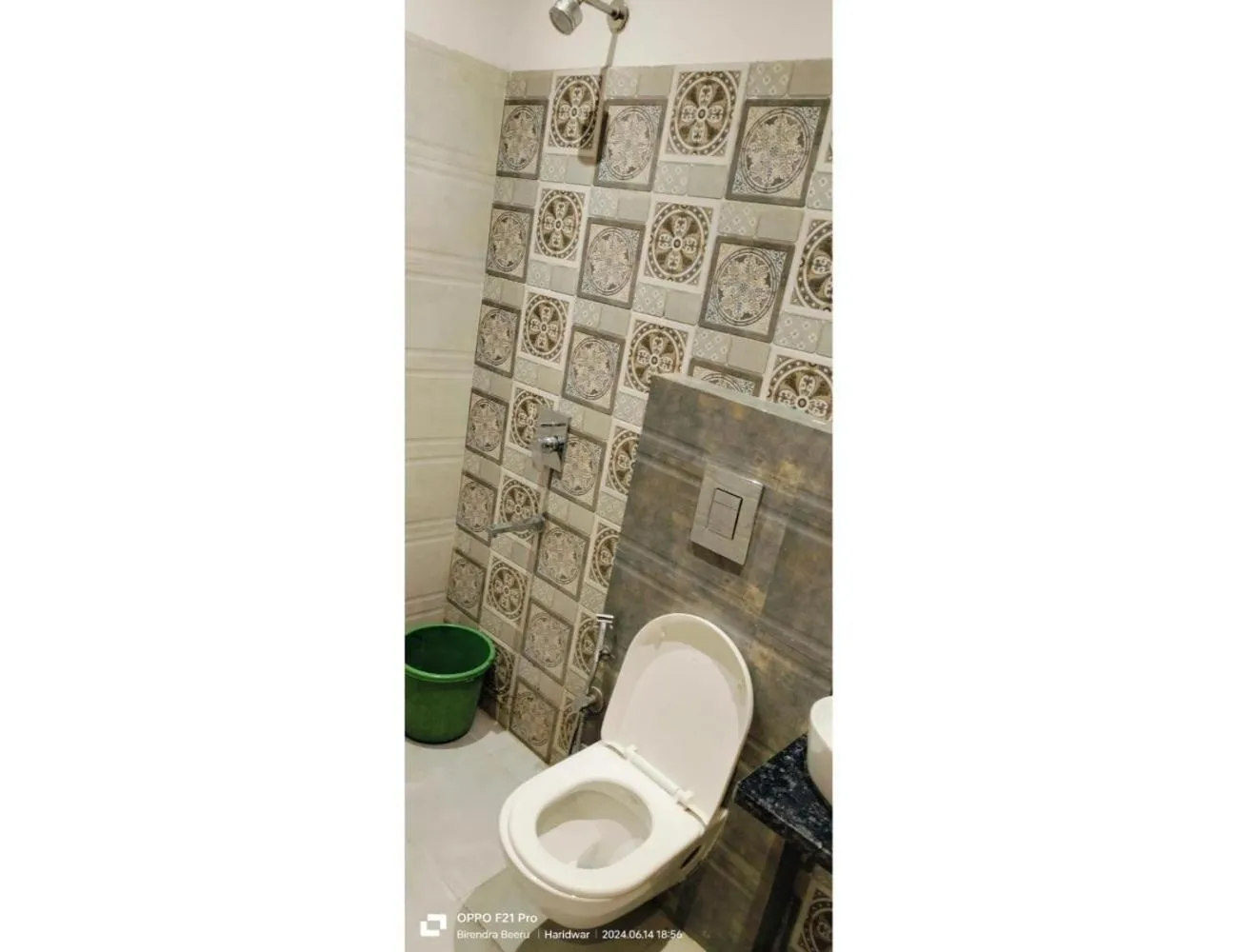 Toilet in Hotel Ganges Park, Haridwar