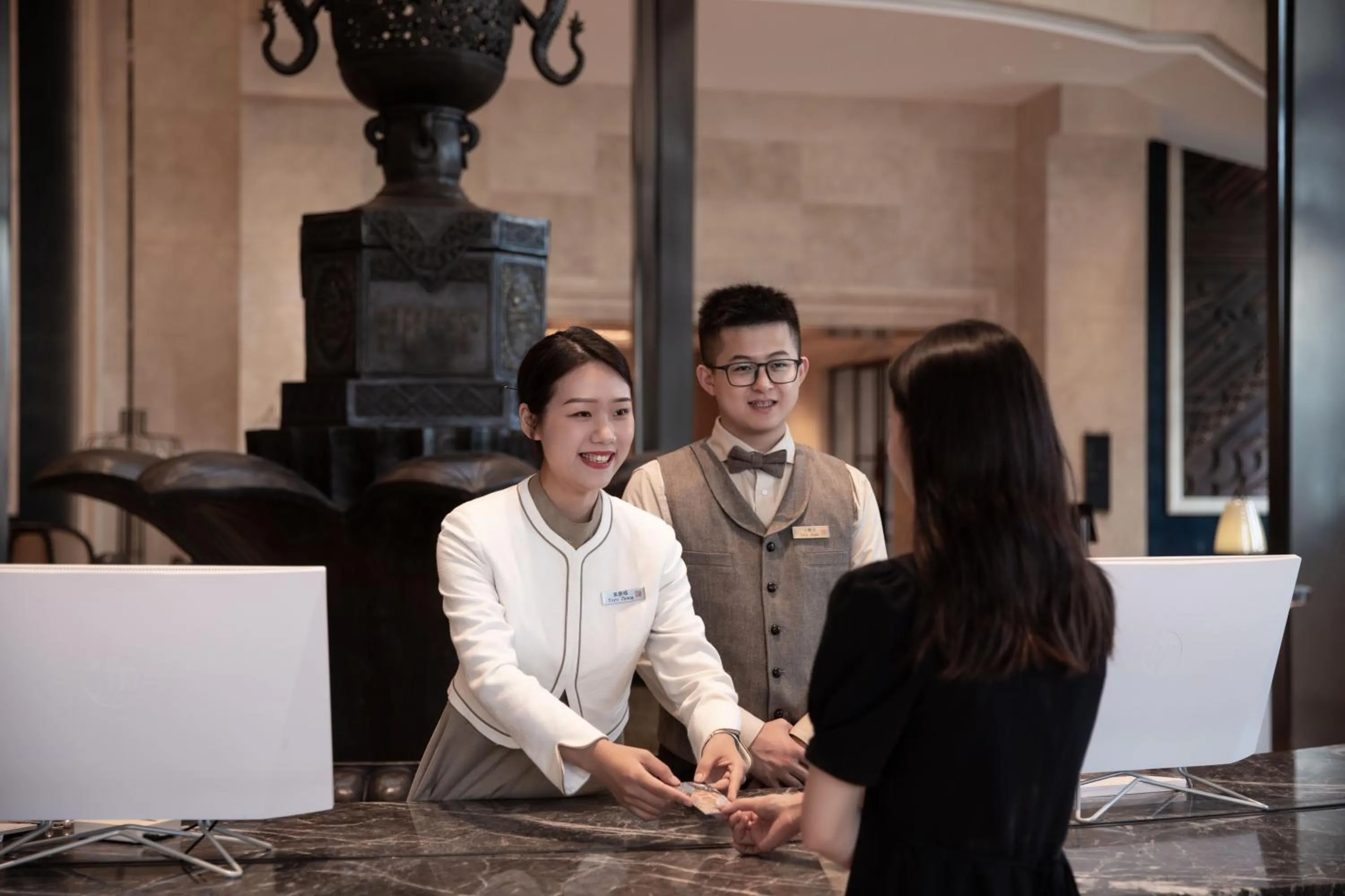 Staff in Wanda Yi Yangzhou