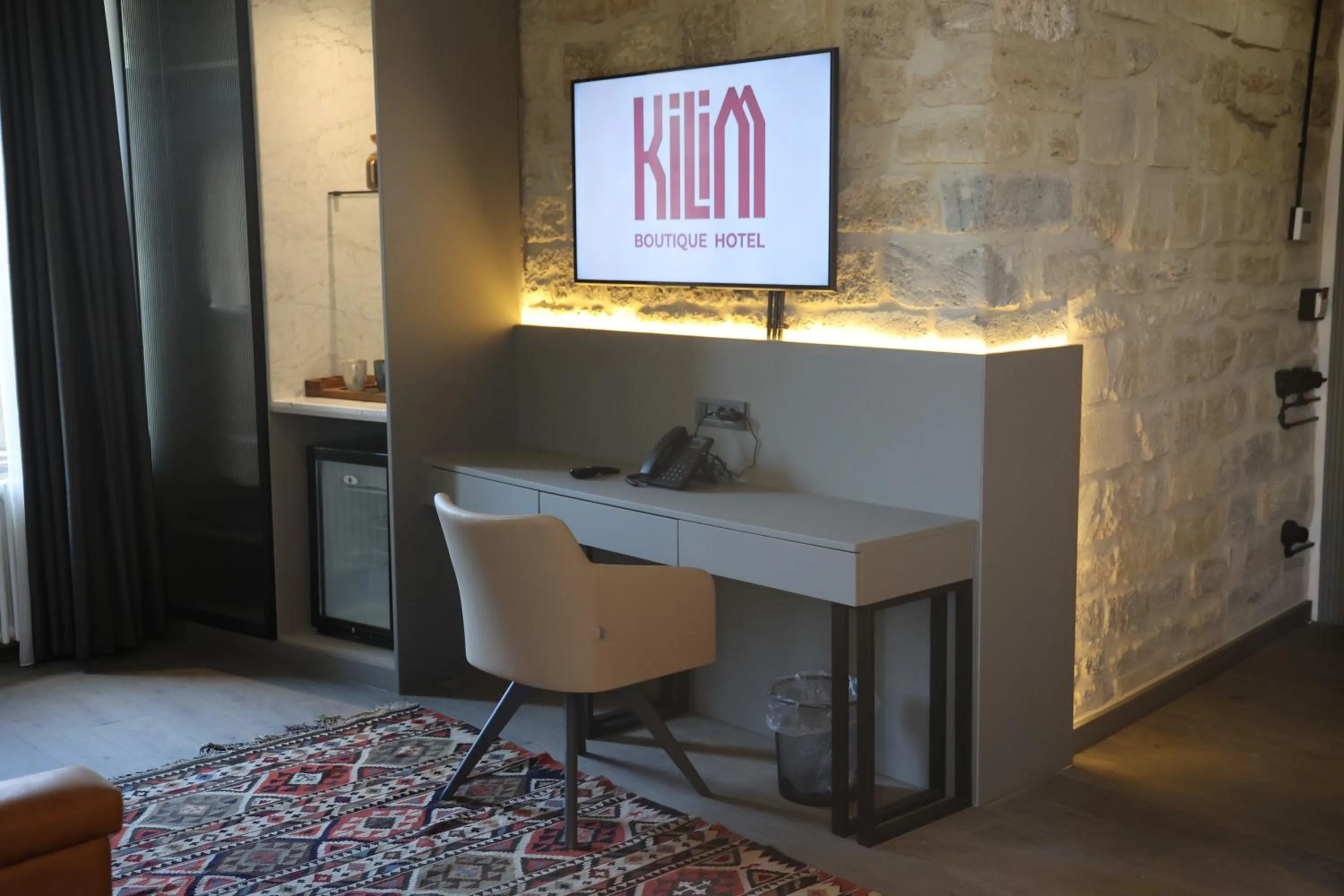 TV and multimedia in Kilim Boutique Hotel