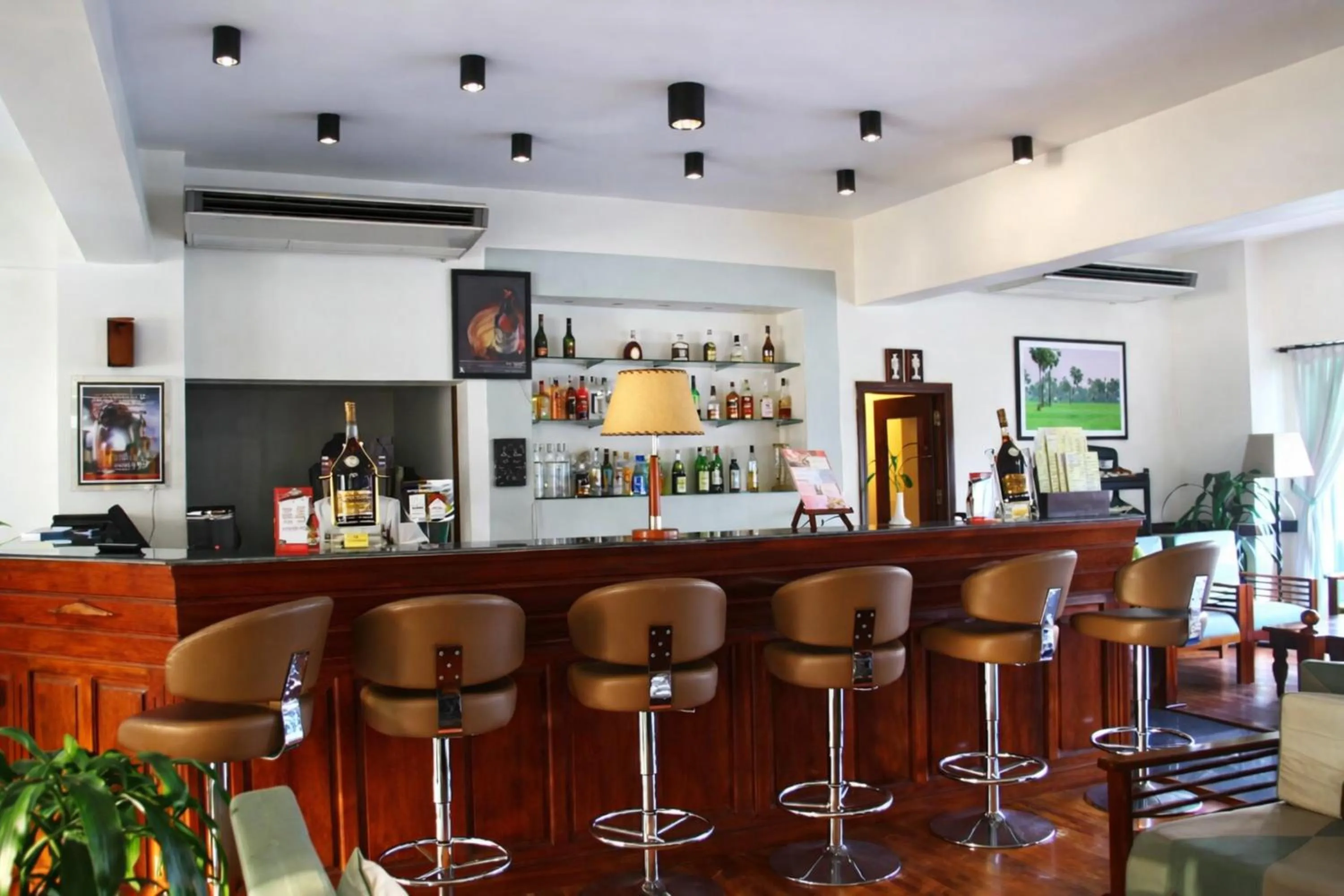 Nightclub / DJ in EG Paradise Angkor Villa Hotel