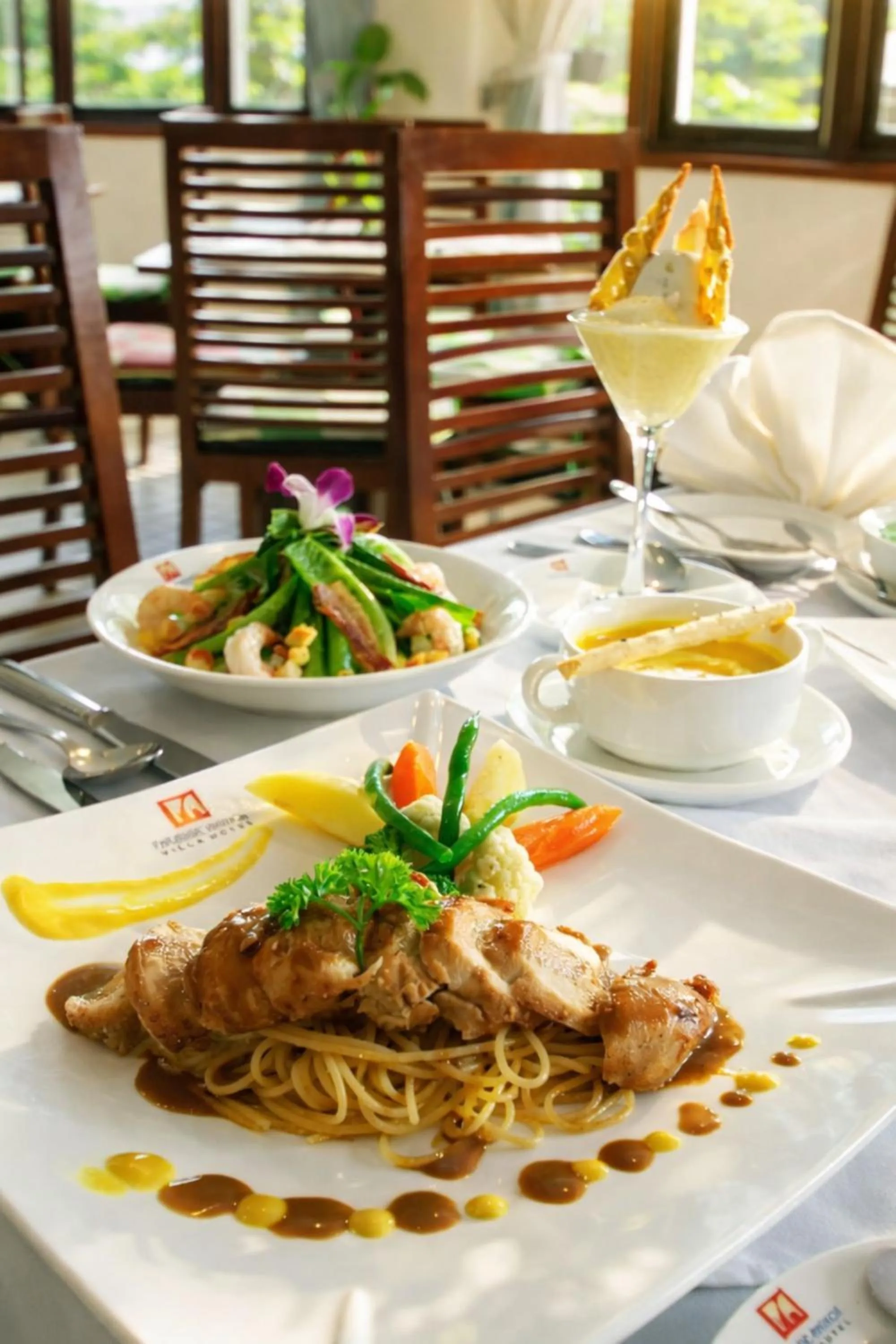 Food and drinks in EG Paradise Angkor Villa Hotel