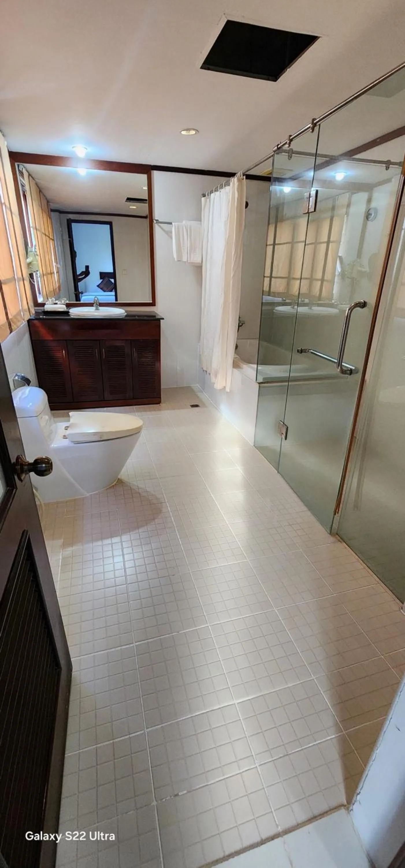 Bathroom in EG Paradise Angkor Villa Hotel