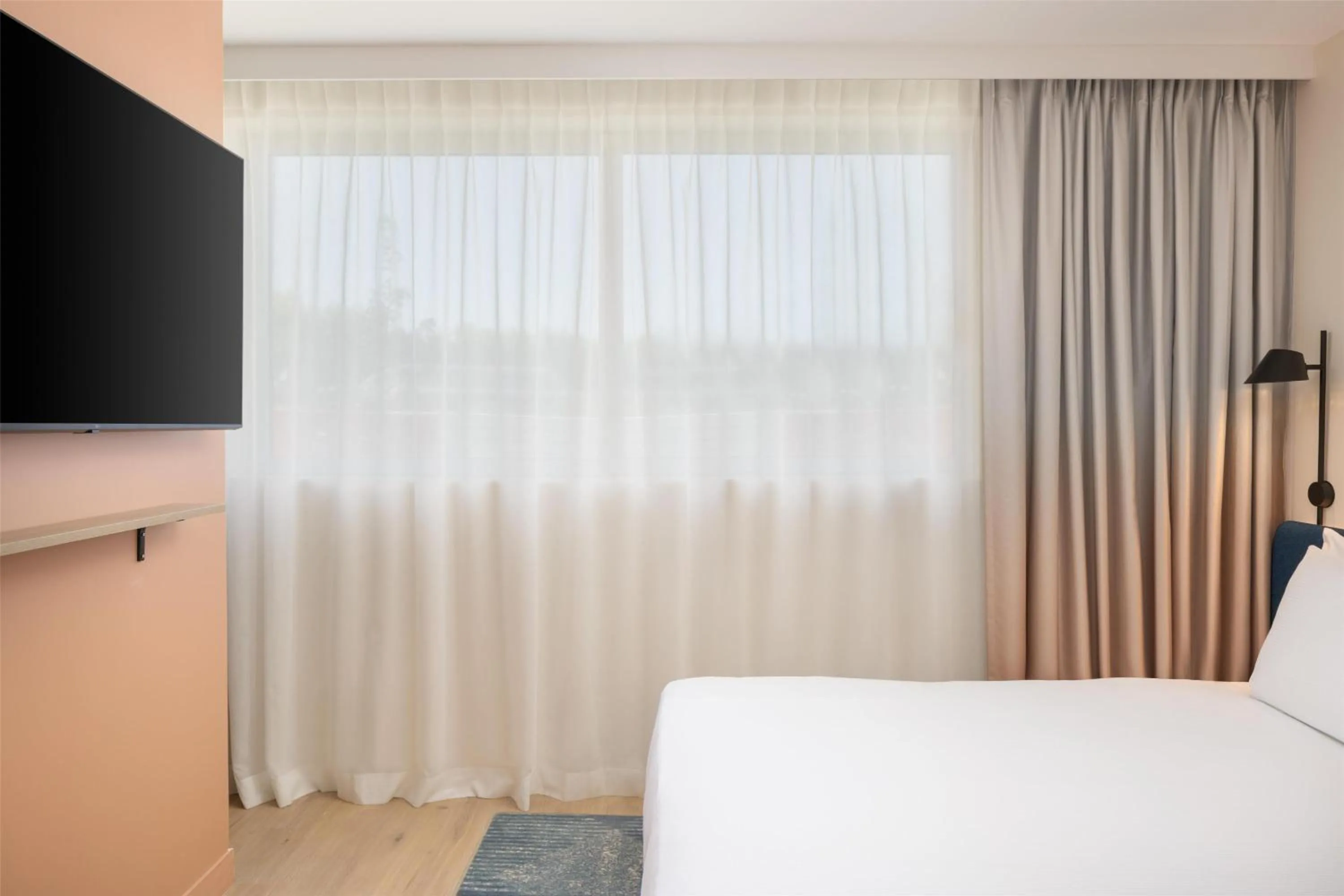 Bed in Hampton By Hilton Paris Charles De Gaulle Airport