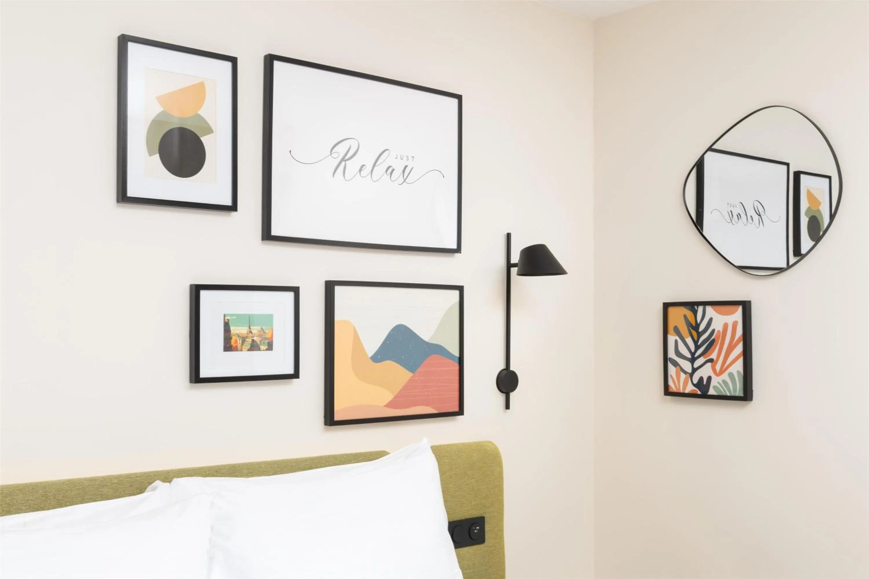 Bed in Hampton By Hilton Paris Charles De Gaulle Airport