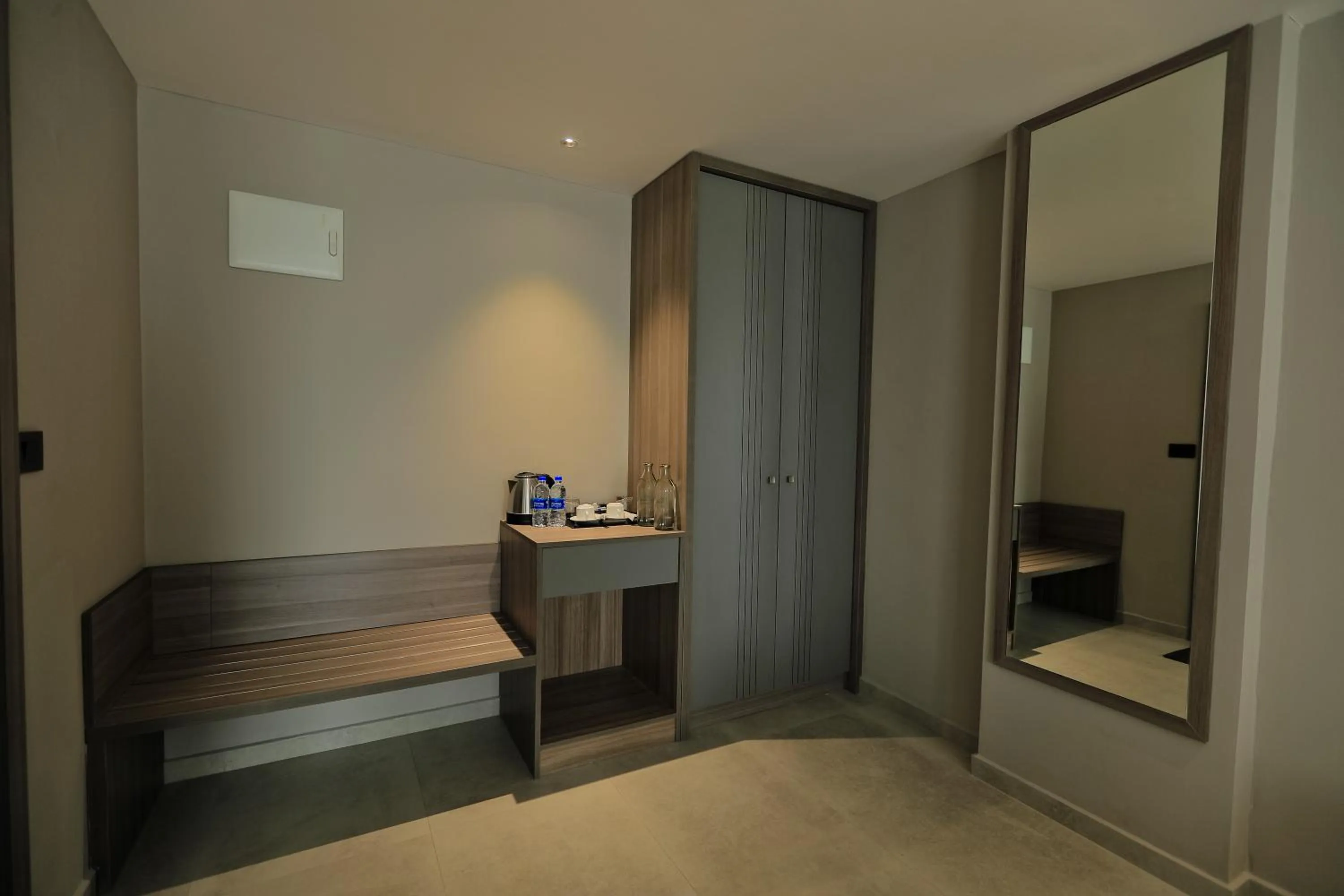 wardrobe, Bed in Mount Land