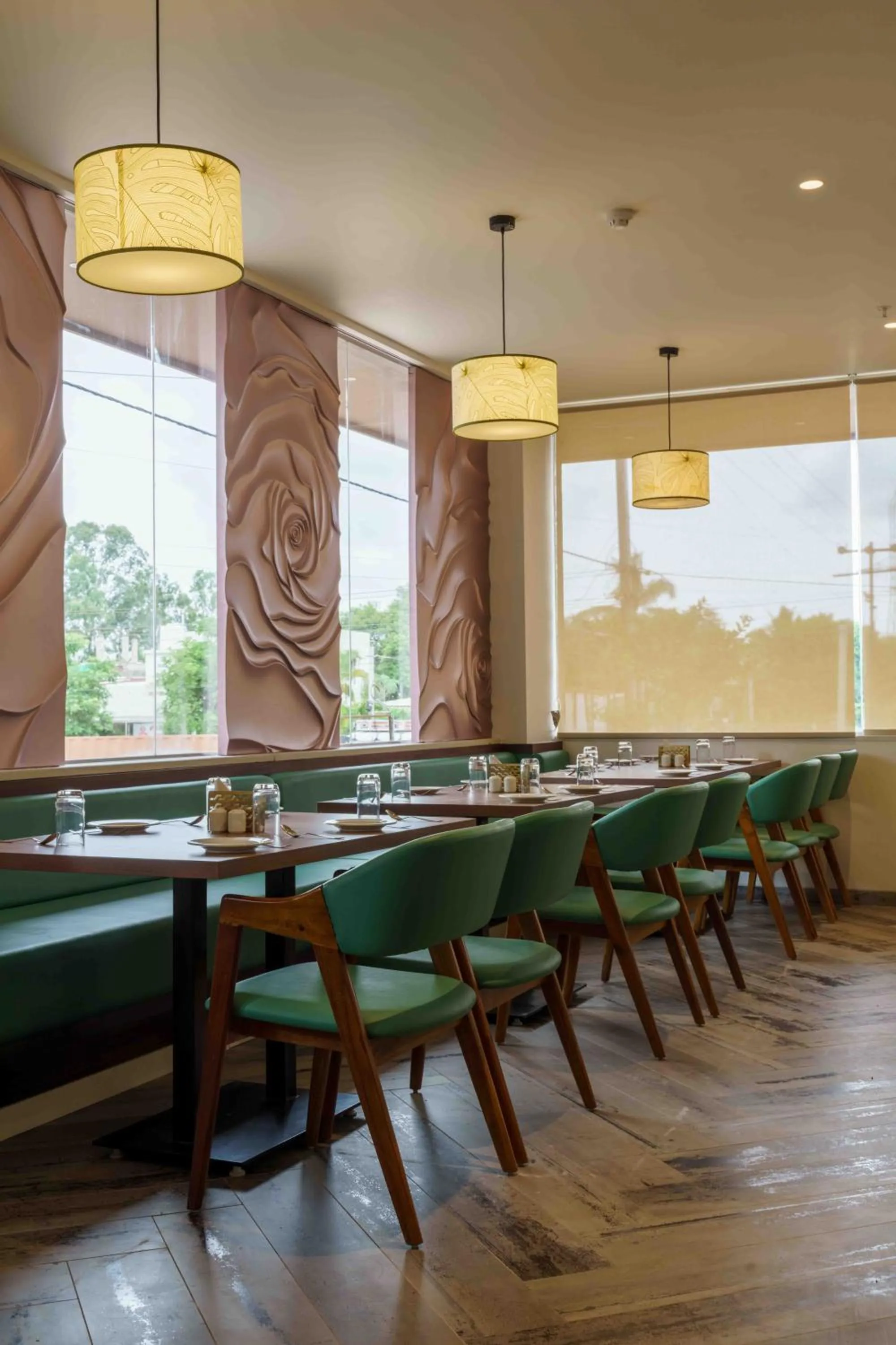 Restaurant/places to eat in O'NEST Elite