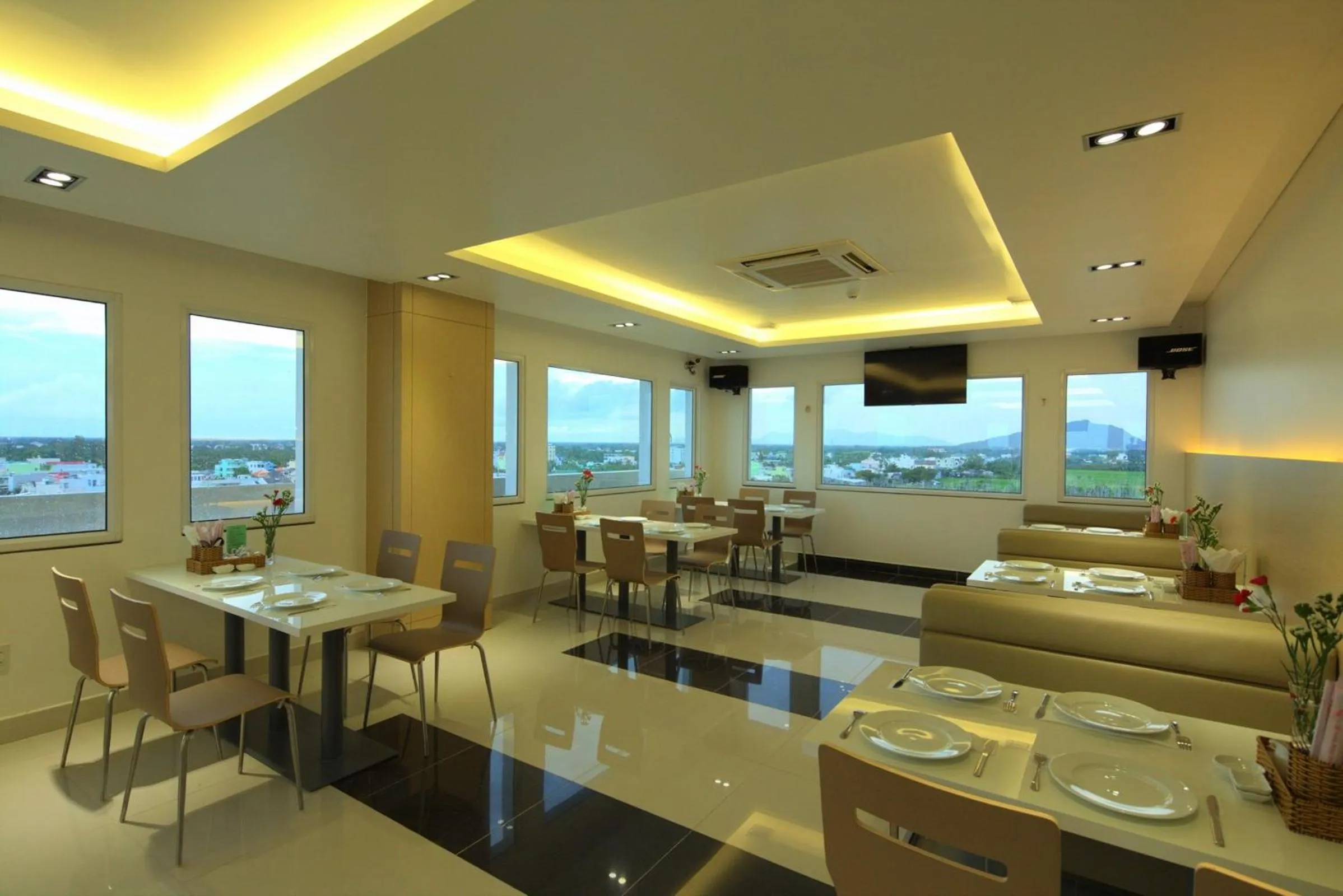 Restaurant/places to eat in Hung Cuong Hotel