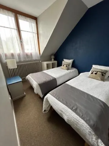 Bedroom, Bed in Hôtel Spa & Restaurant Ô Pervenches