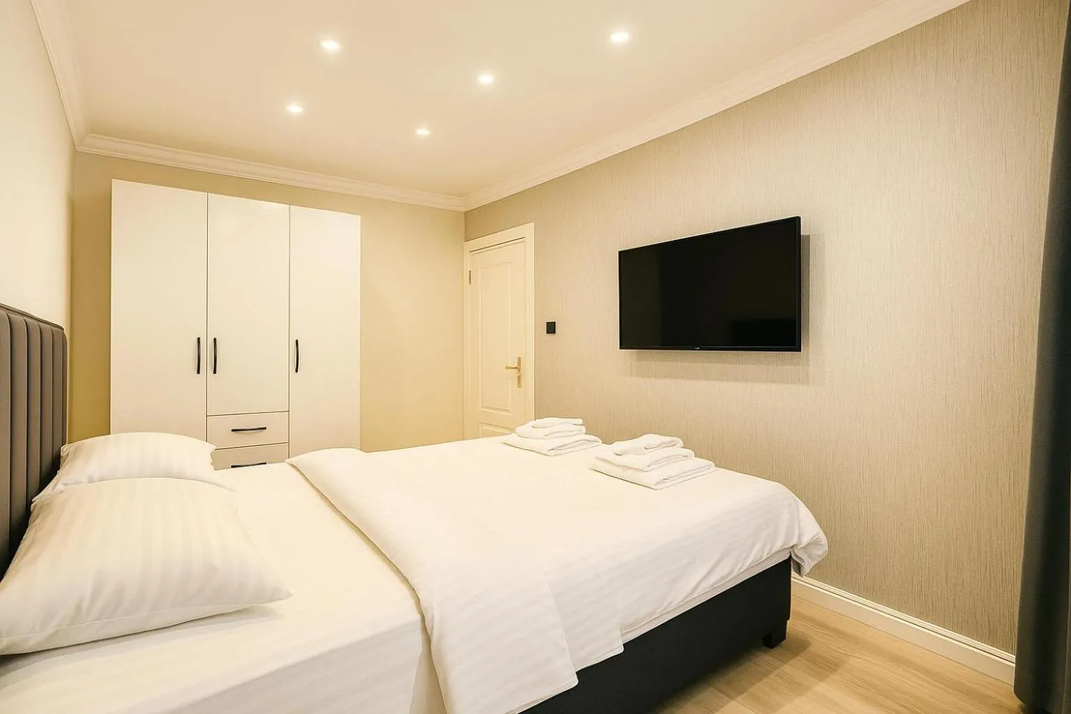 TV and multimedia, Bed in Casa Florya Suites