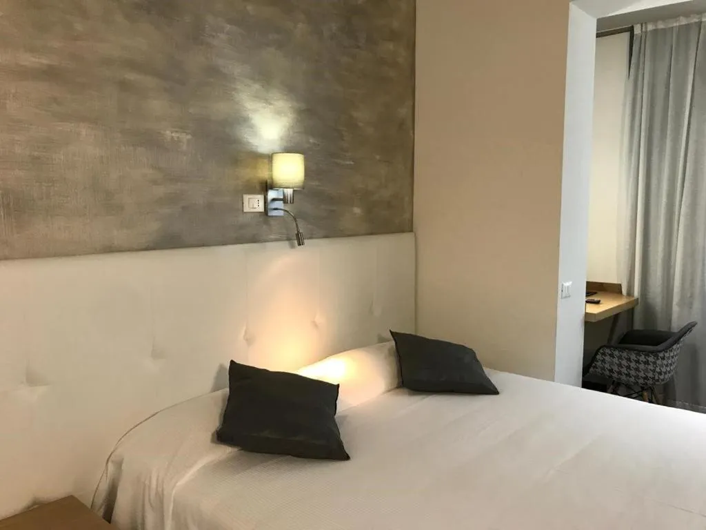 Photo of the whole room, Bed in Hotel Europa