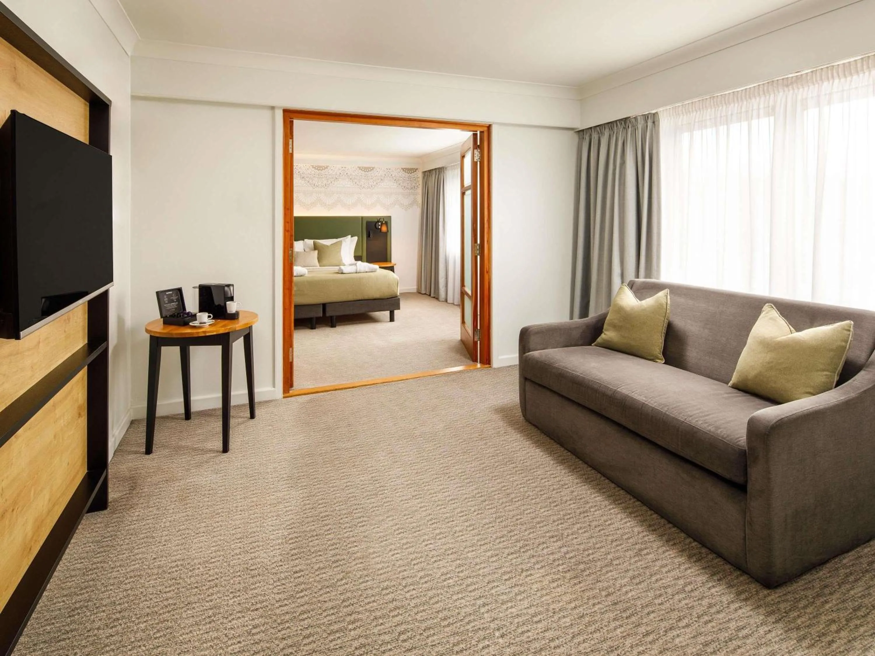 Bedroom, Bed in Mercure Nottingham Sherwood