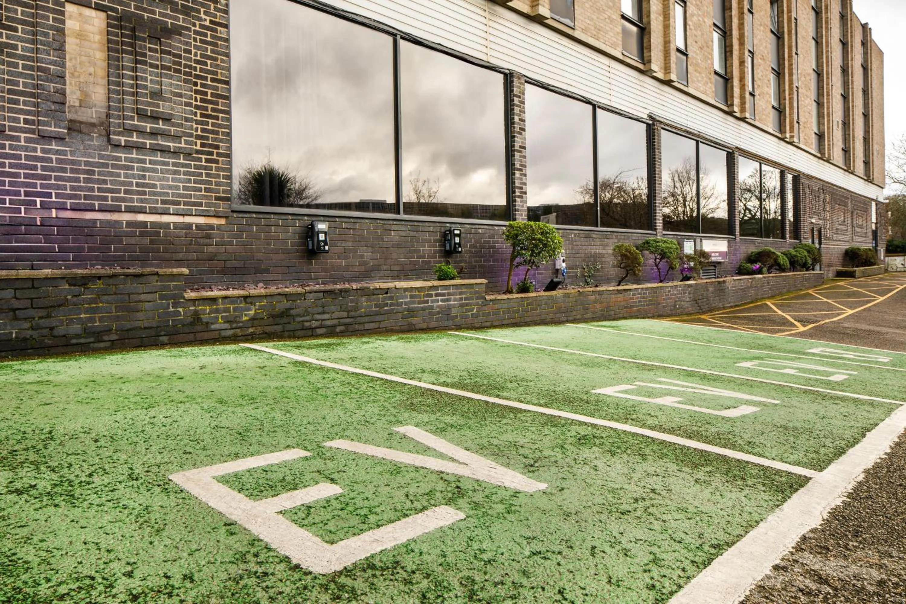 Parking in Mercure Nottingham Sherwood