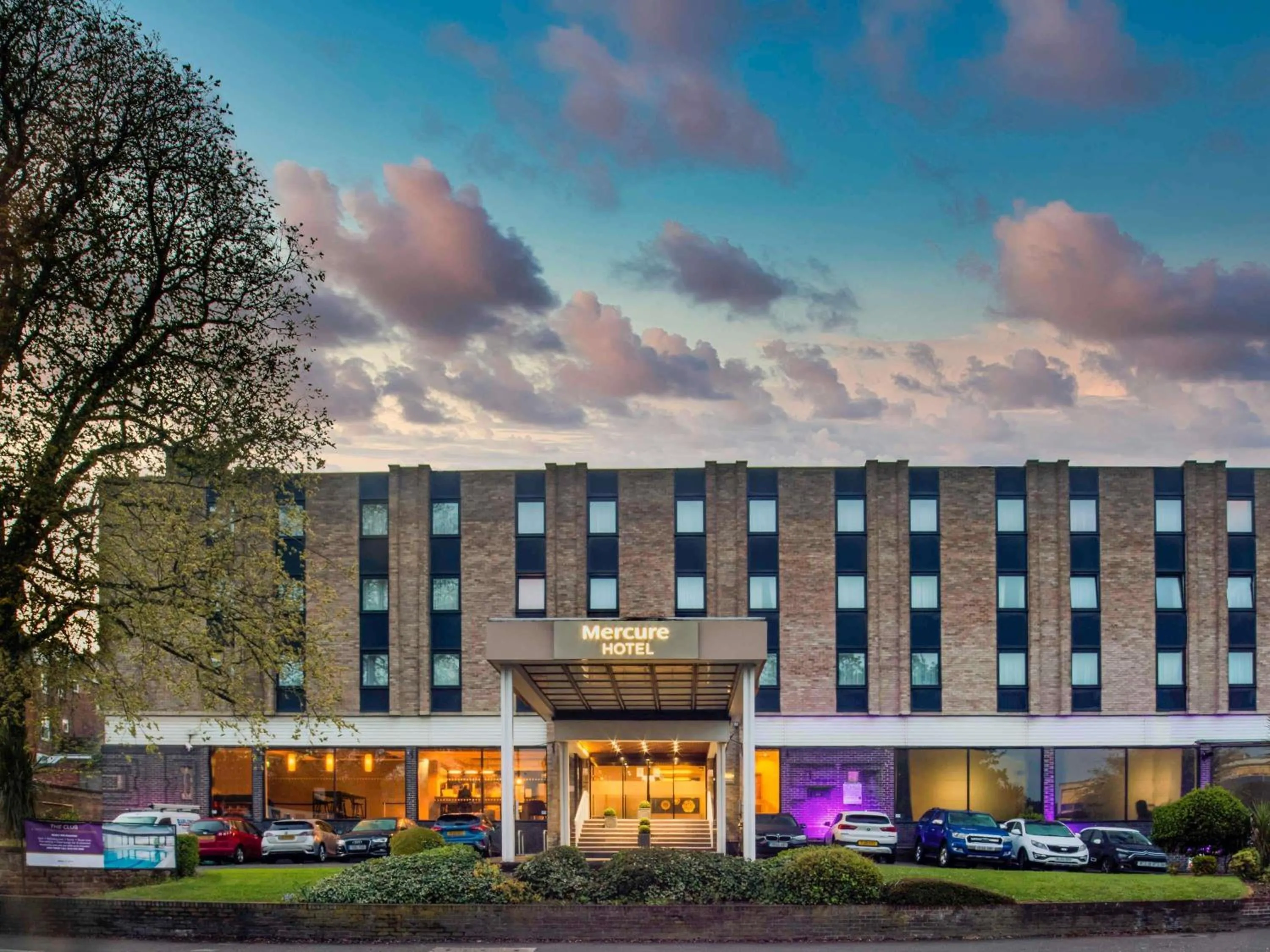 Property building in Mercure Nottingham Sherwood