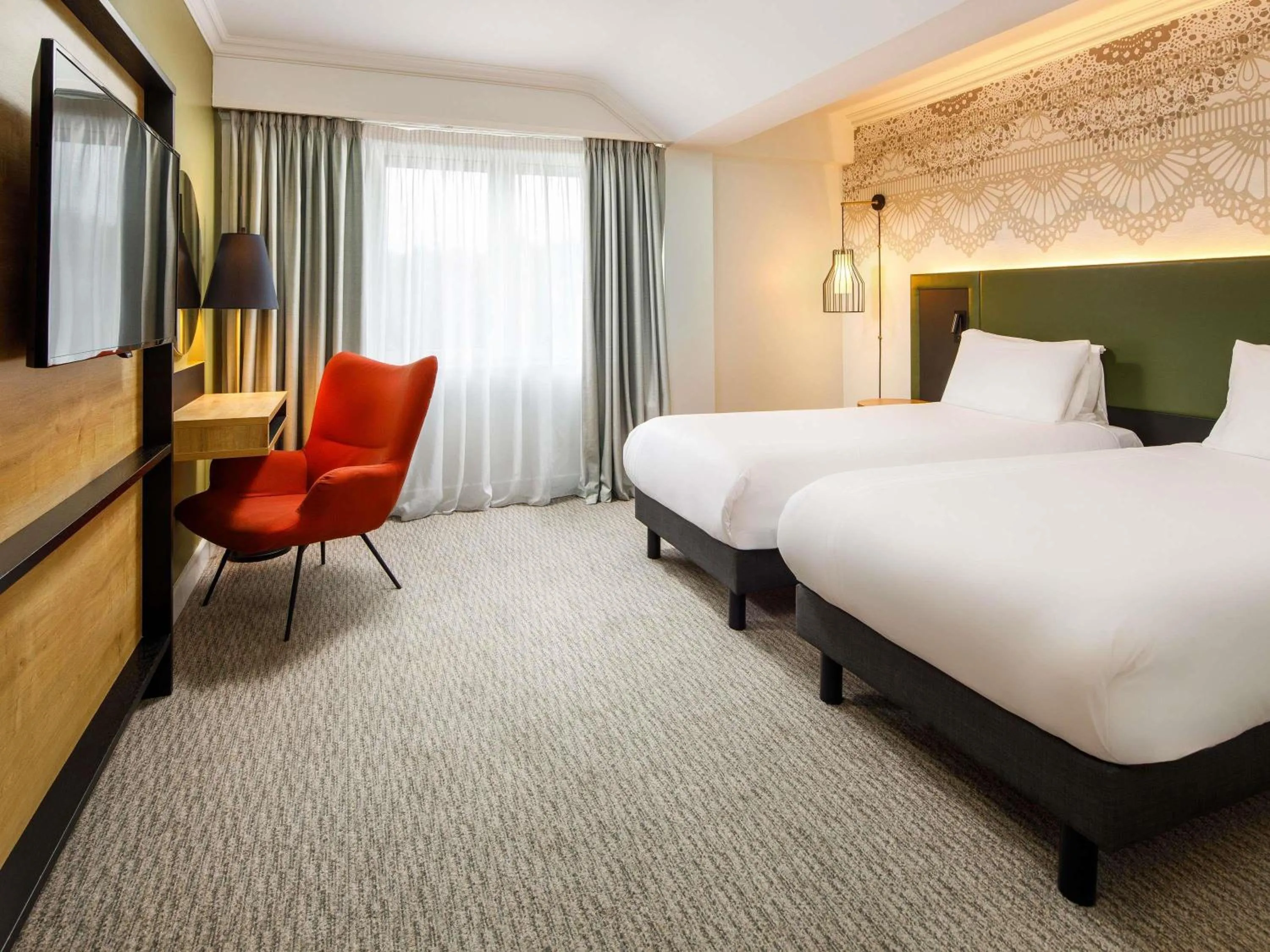 Bedroom, Bed in Mercure Nottingham Sherwood