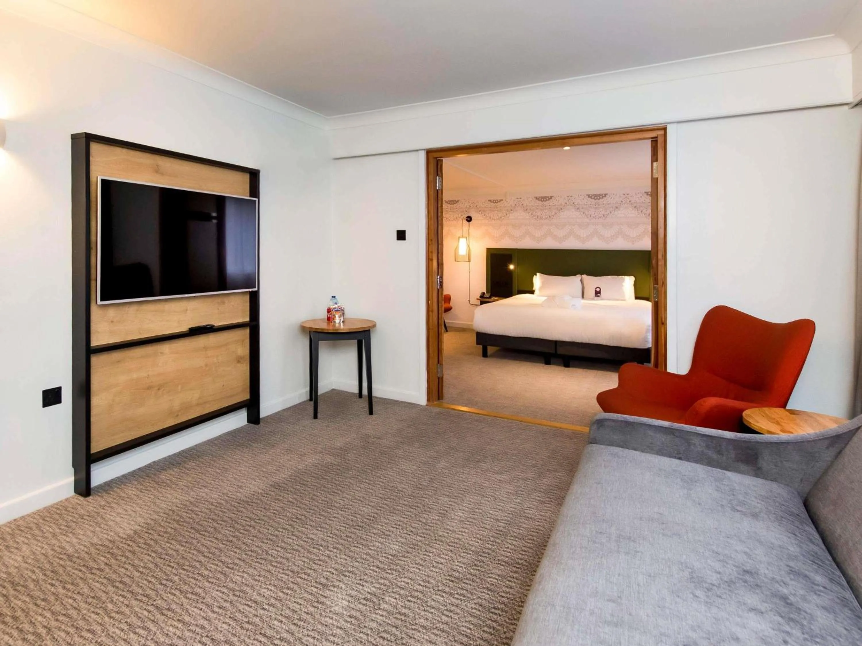 Bedroom, Bed in Mercure Nottingham Sherwood