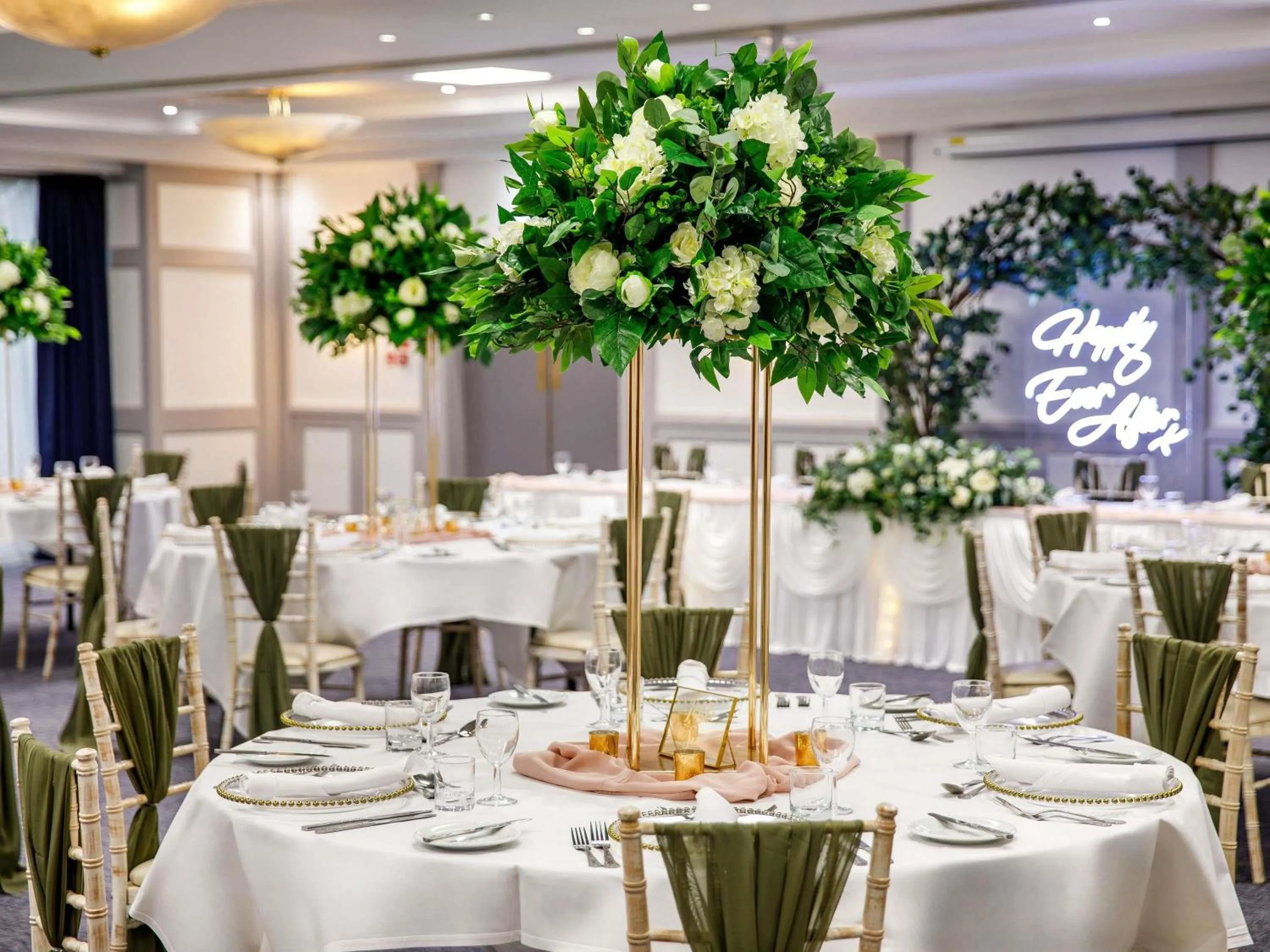 wedding in Mercure Nottingham Sherwood