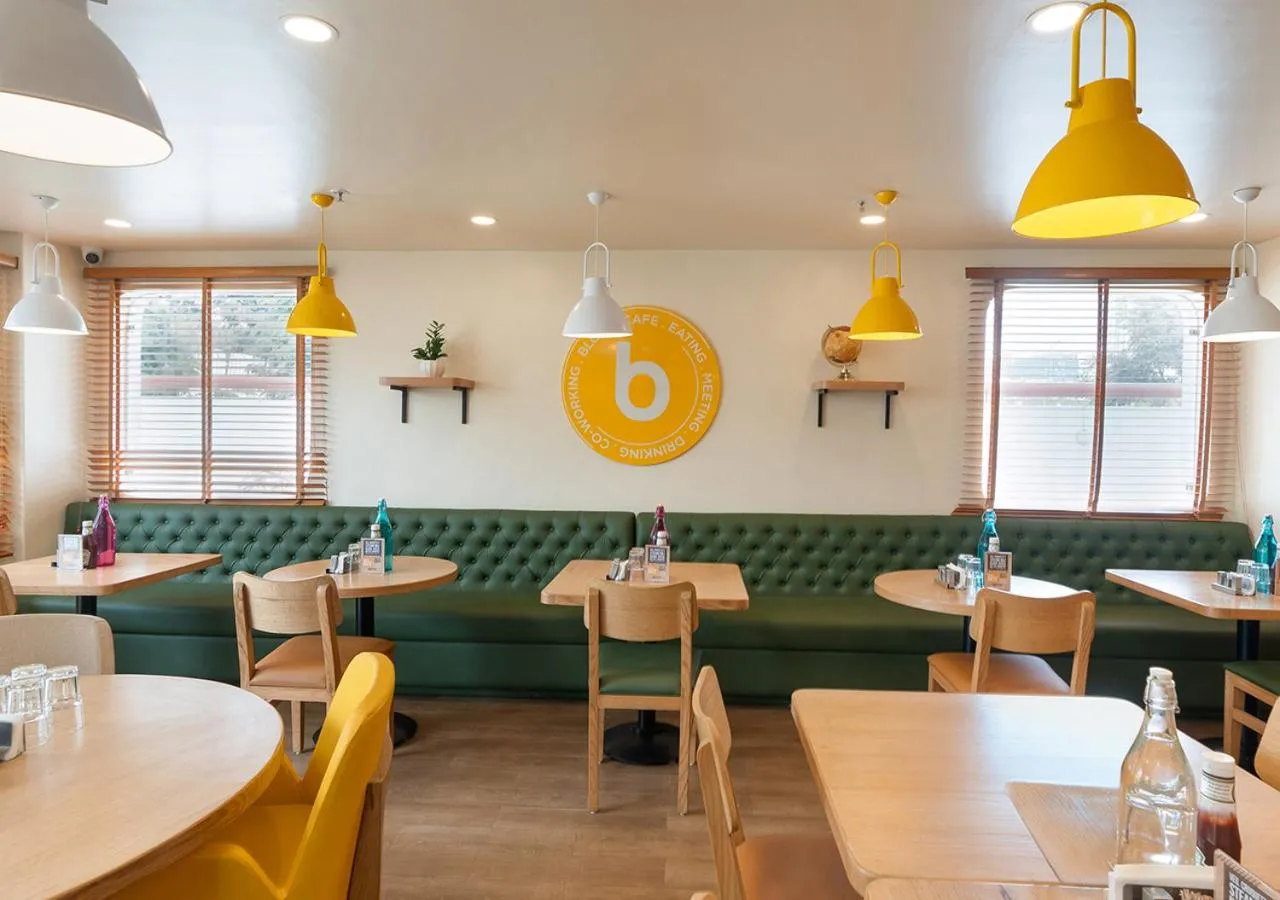 Restaurant/places to eat in Bloom Hotel - Financial District