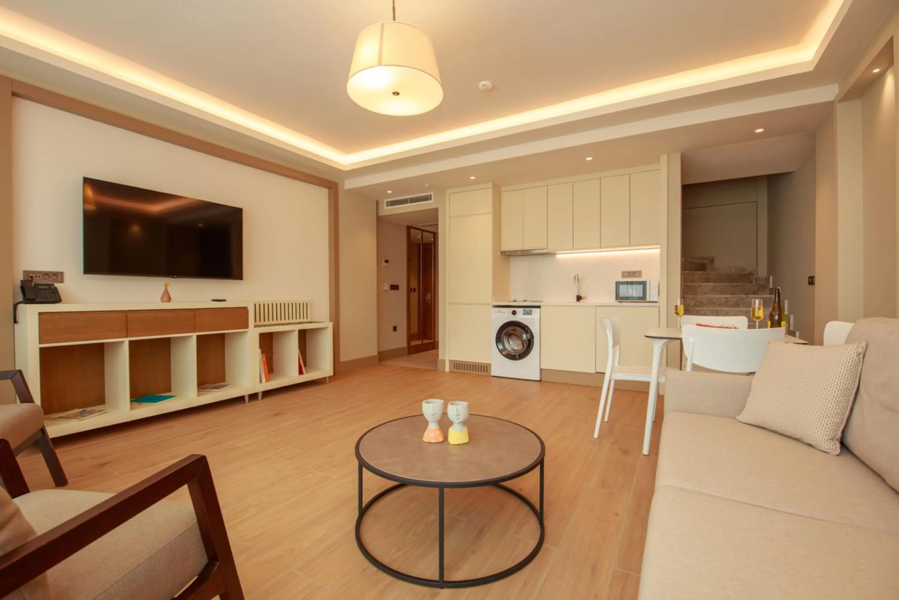 TV and multimedia in Casa Lumar Luxury Lodging- Adult Only