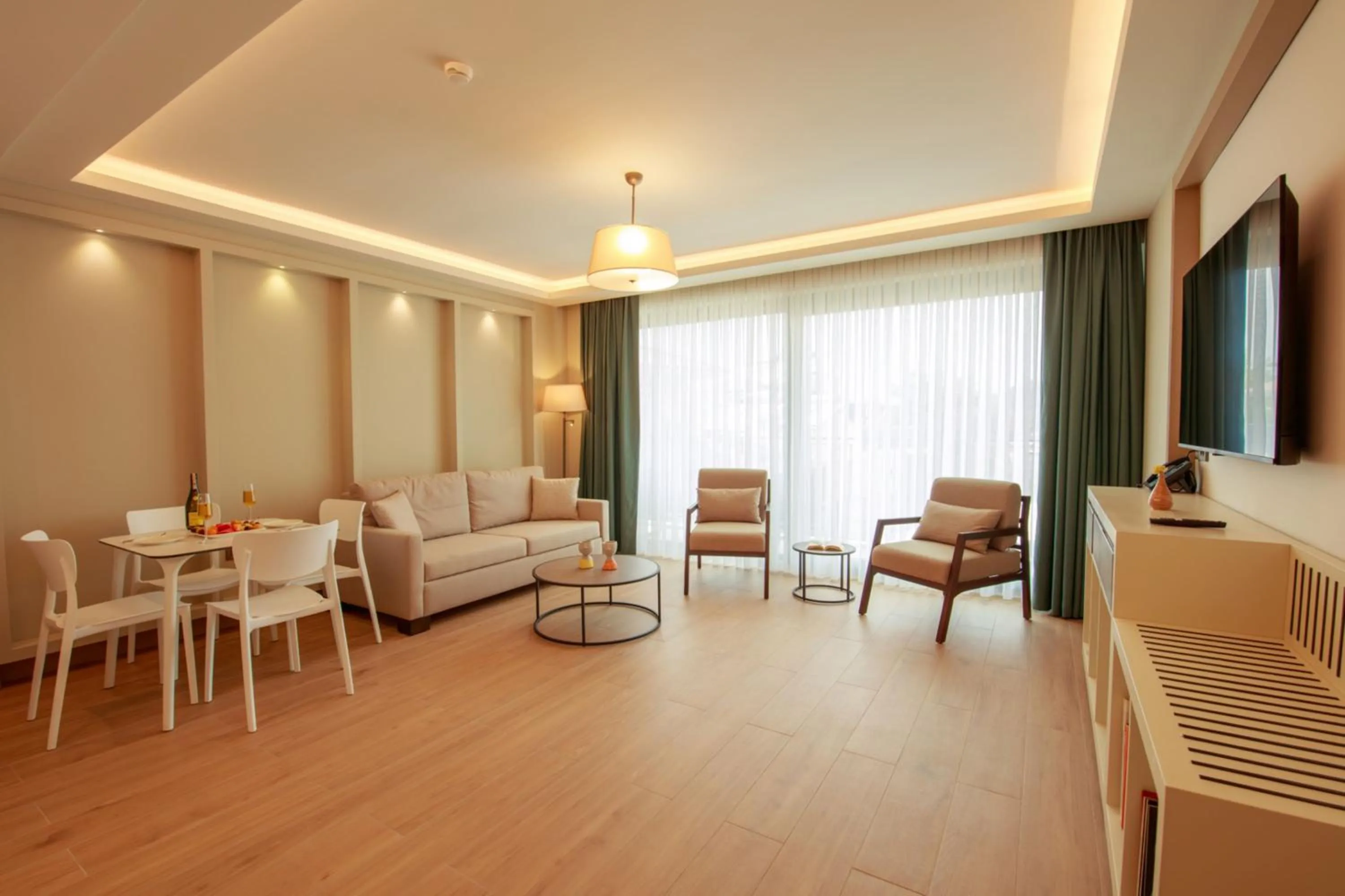 TV and multimedia in Casa Lumar Luxury Lodging- Adult Only