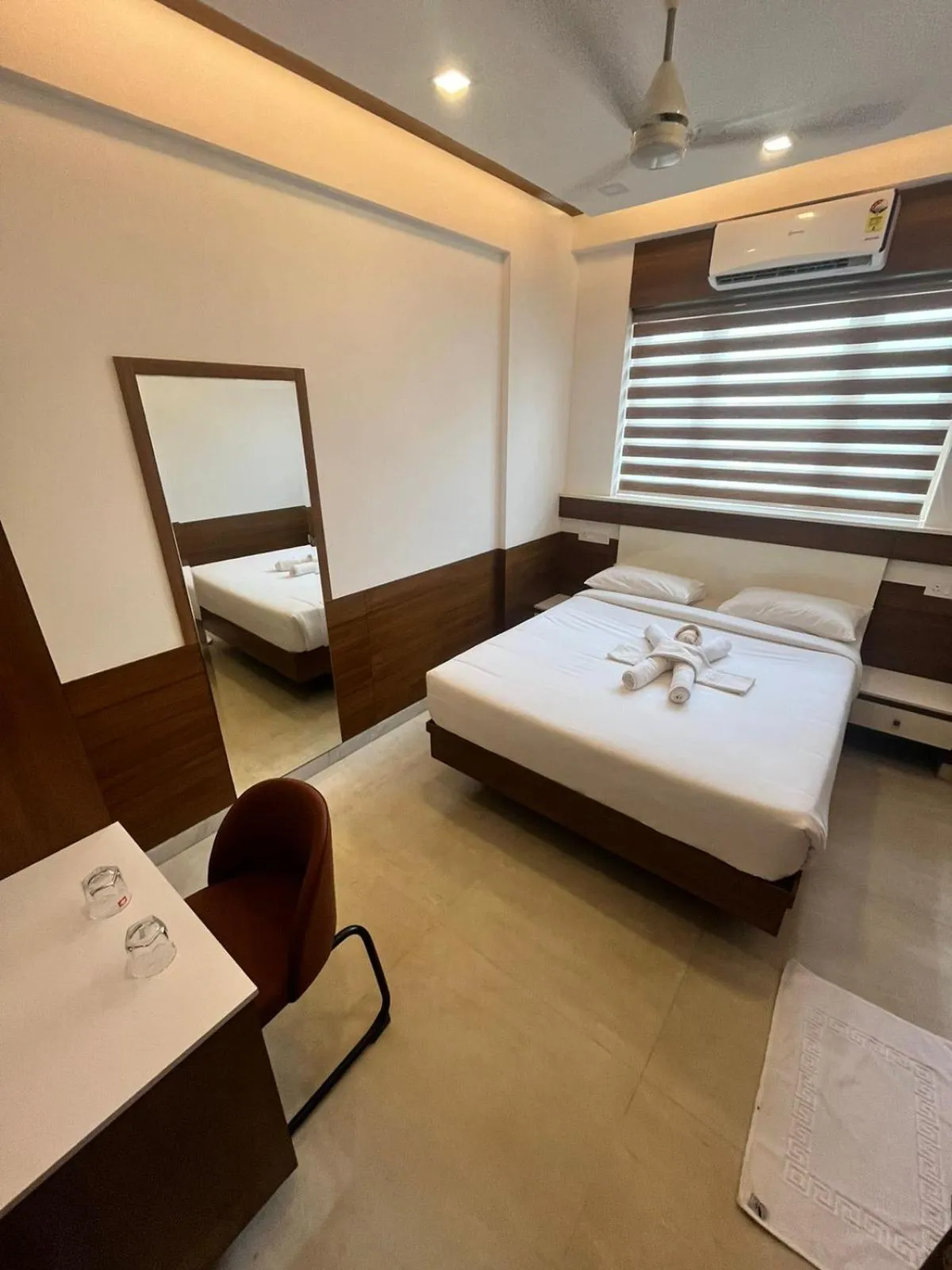 Bedroom, Bed in Welcome Hotels