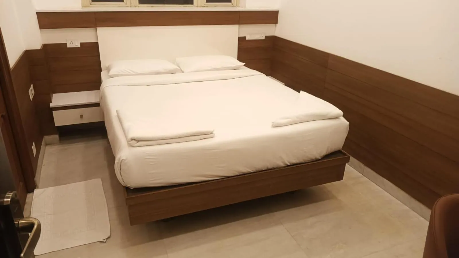 Bedroom, Bed in Welcome Hotels