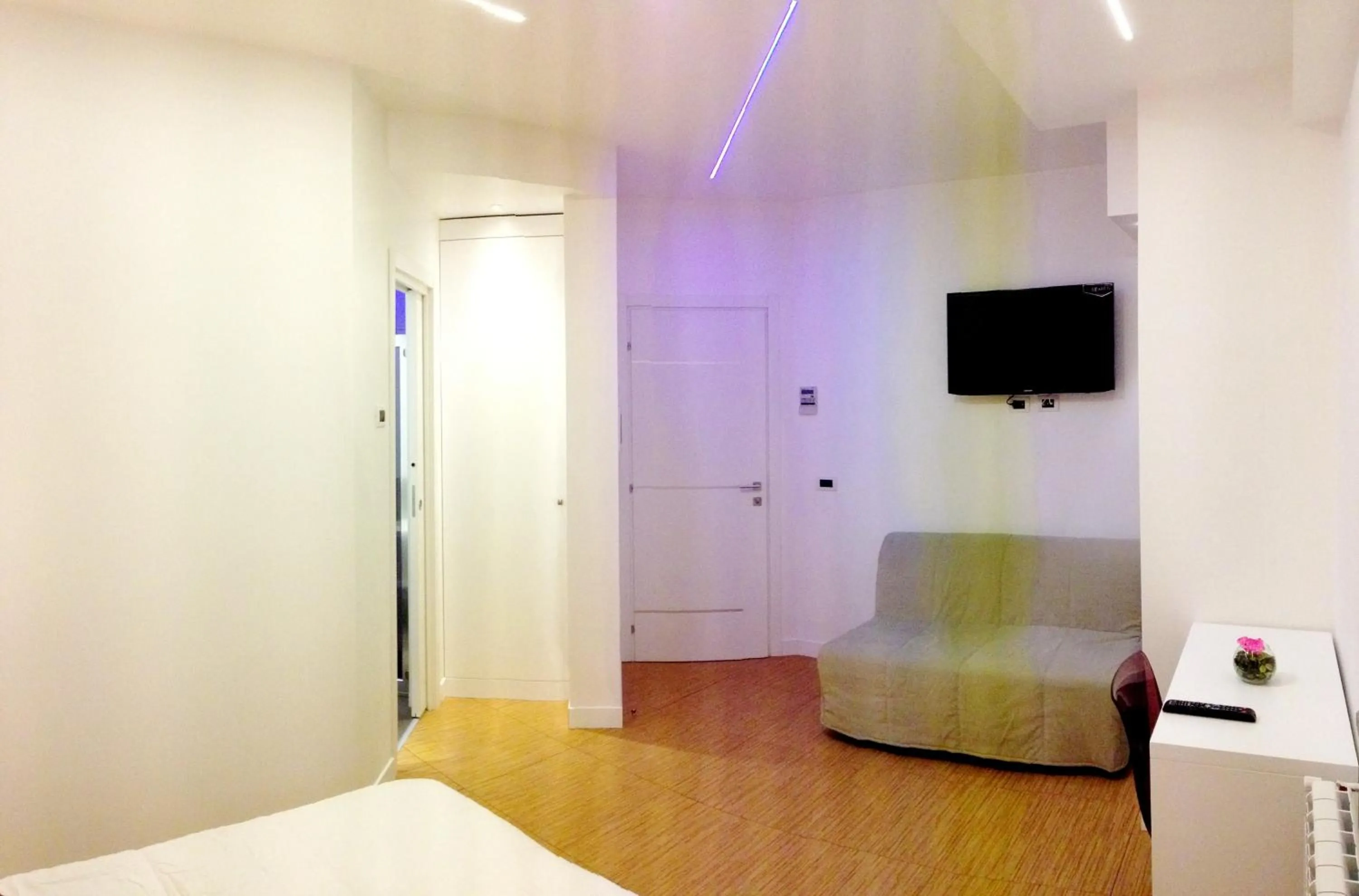 Decorative detail, Bed in Valle Aurelia House