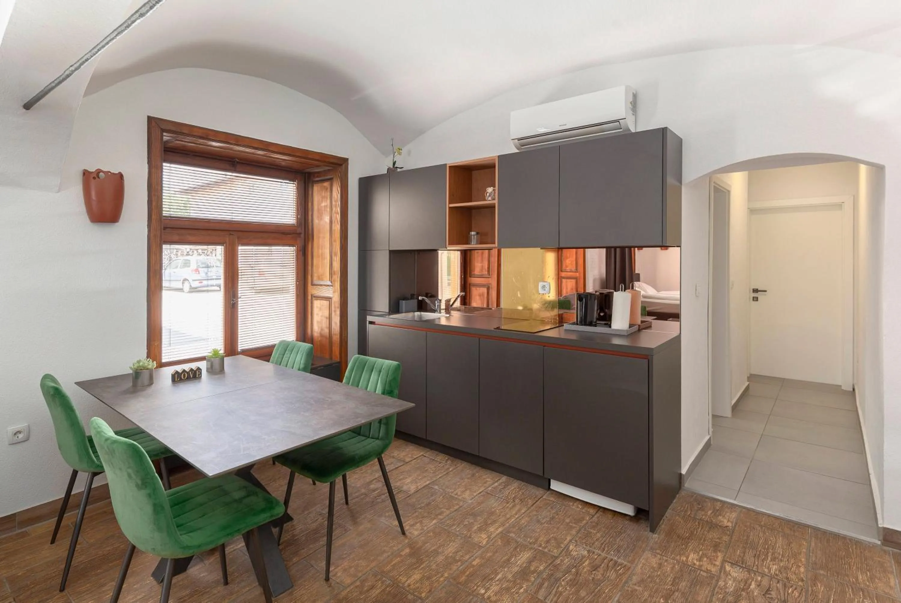Apartment - single occupancy in Aroma apartments