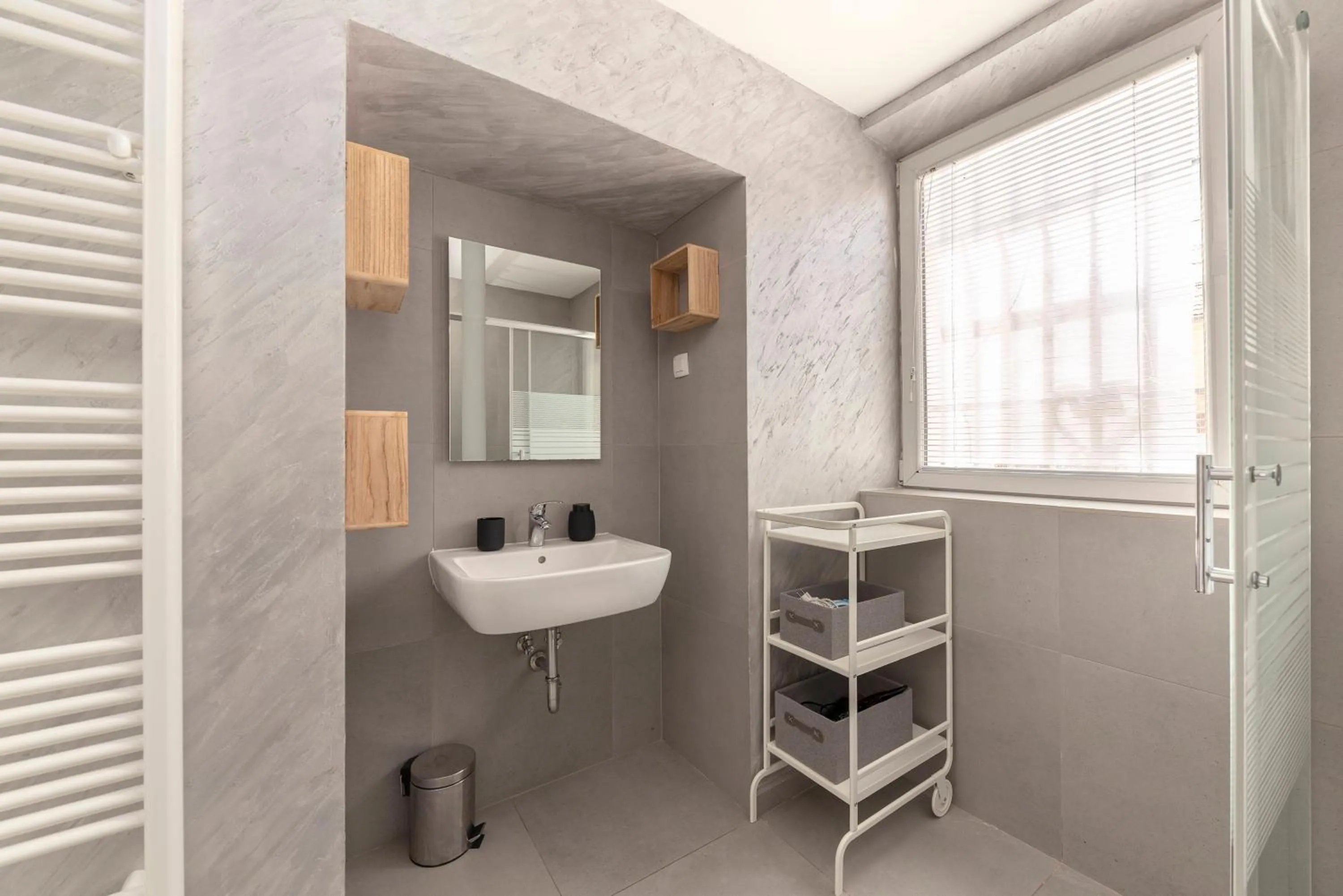 Apartment - single occupancy in Aroma apartments
