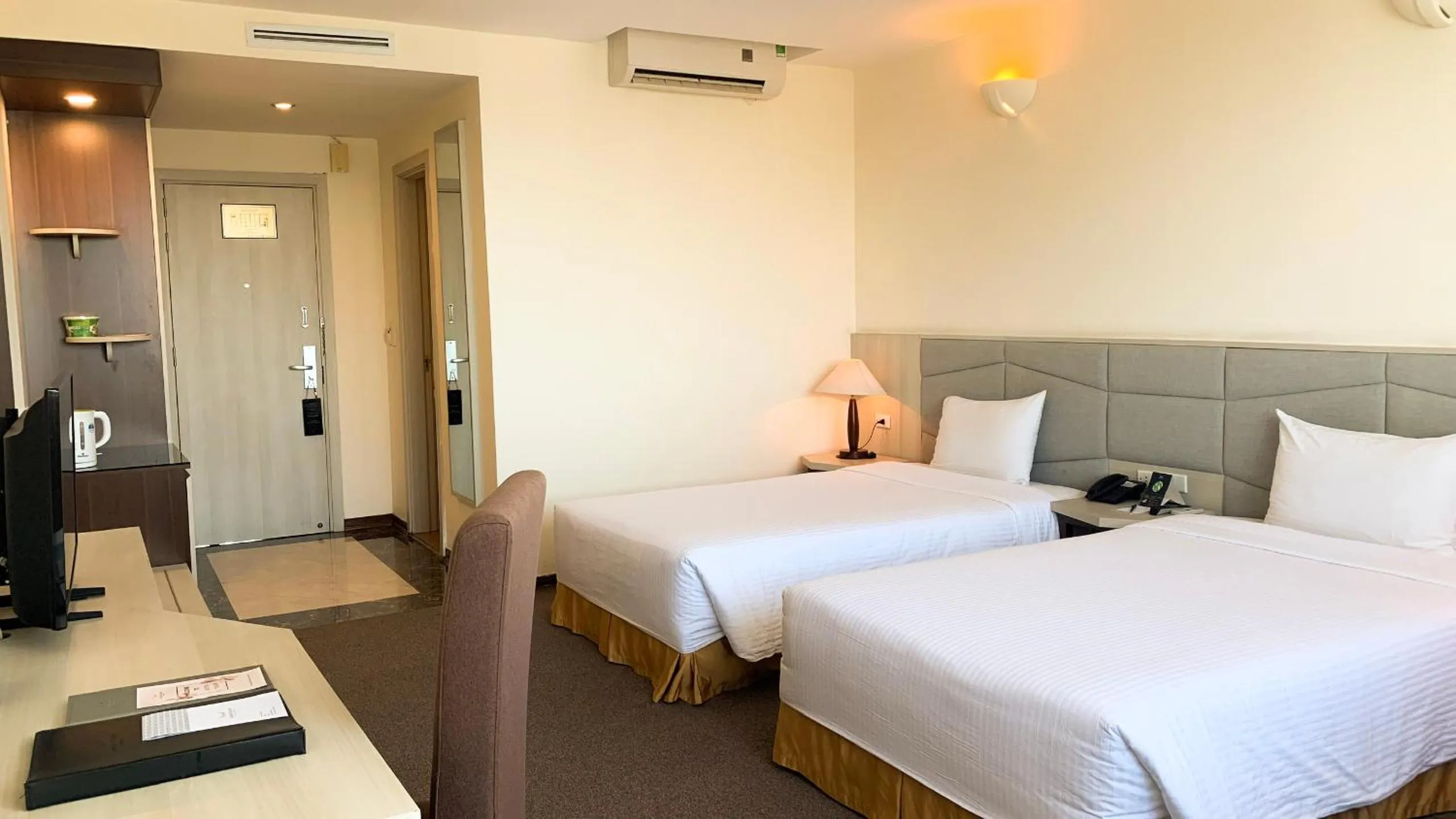 Living room, Bed in Muong Thanh Dien Chau Hotel