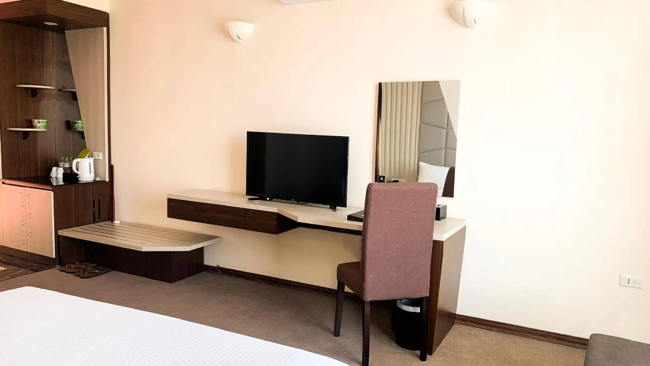 Photo of the whole room, Bed in Muong Thanh Dien Chau Hotel