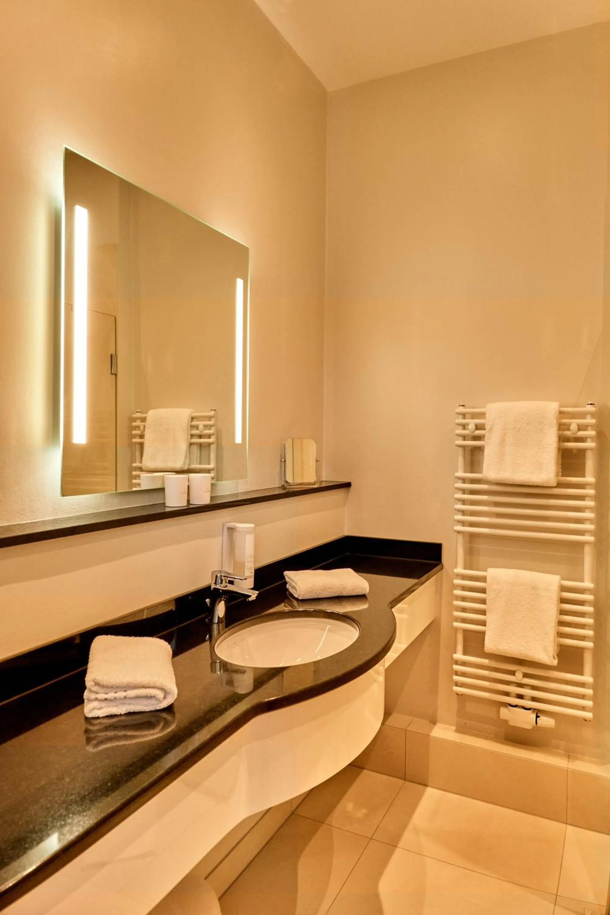 Bathroom in Strandhotel Strande