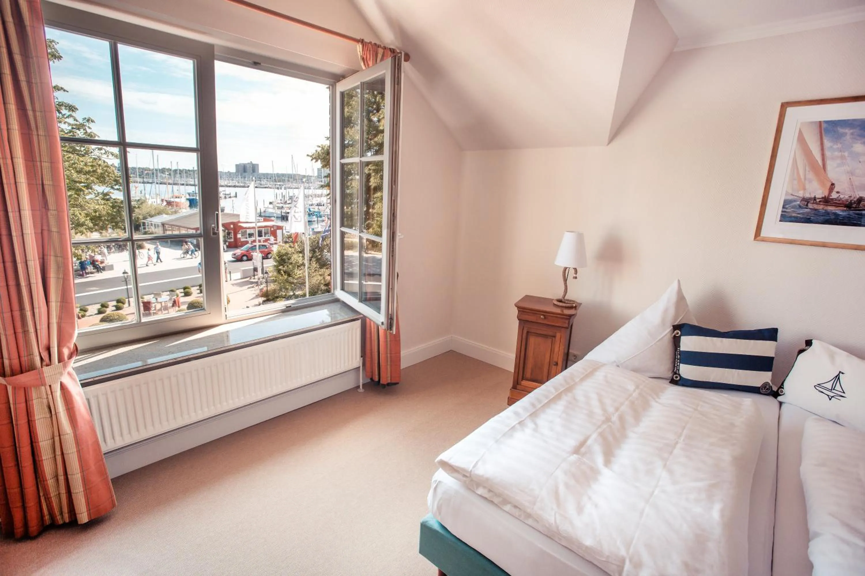 Bed in Strandhotel Strande