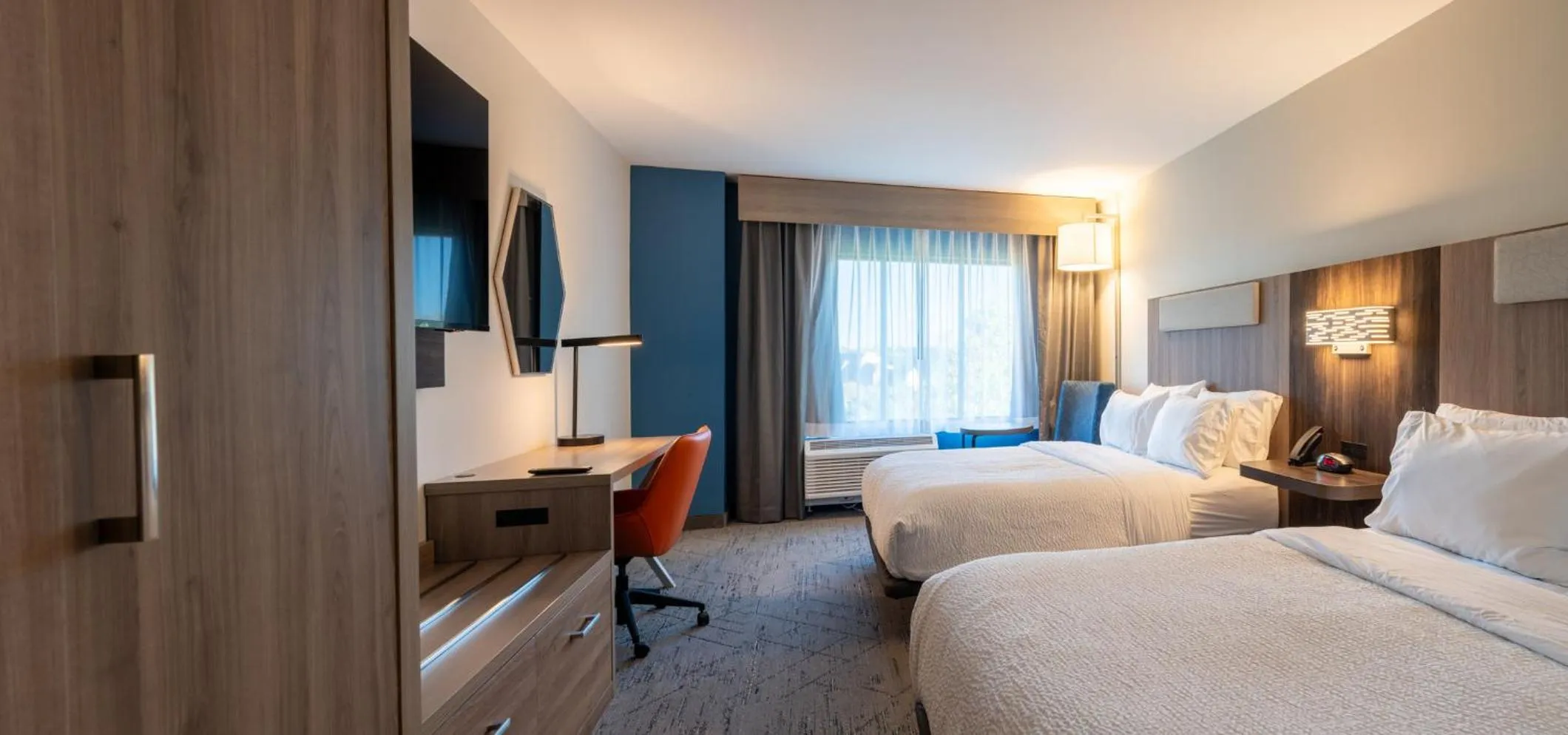 Photo of the whole room, Bed in Holiday Inn Express & Suites Murfreesboro West by IHG