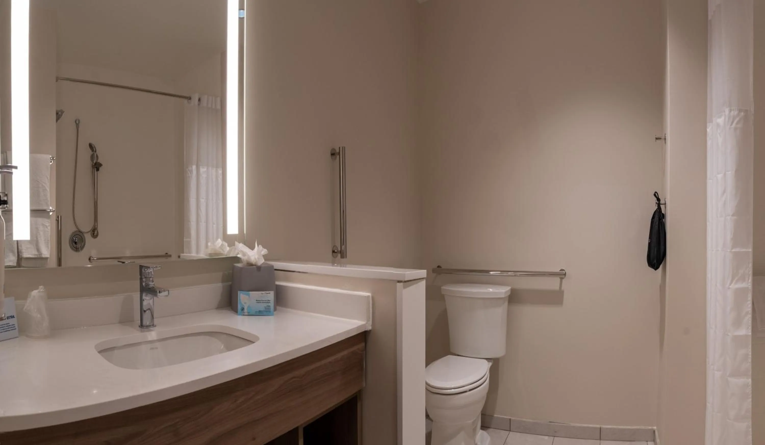 Photo of the whole room in Holiday Inn Express & Suites Murfreesboro West by IHG