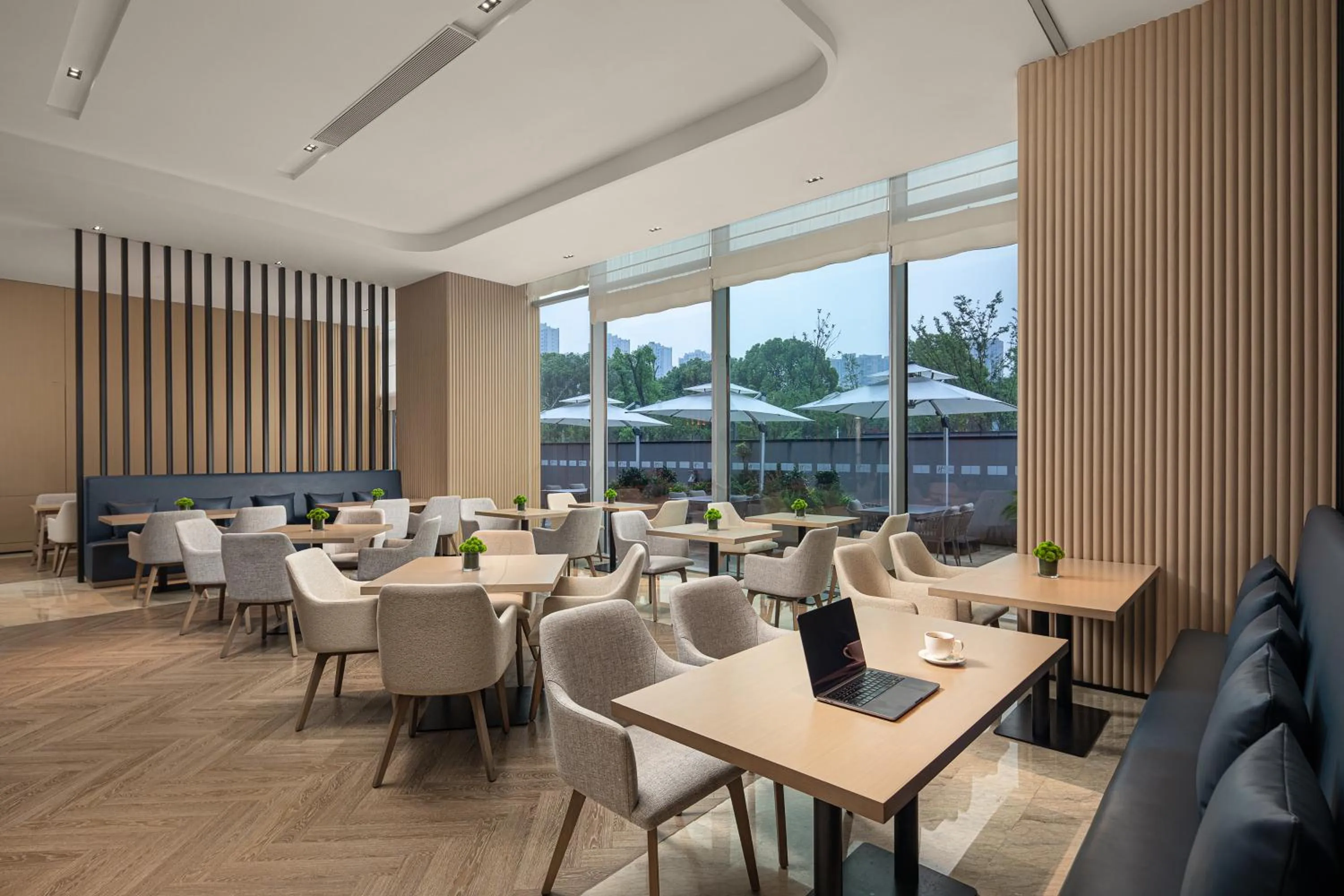 Restaurant/places to eat in Holiday Inn Express Suzhou East Taihu by IHG
