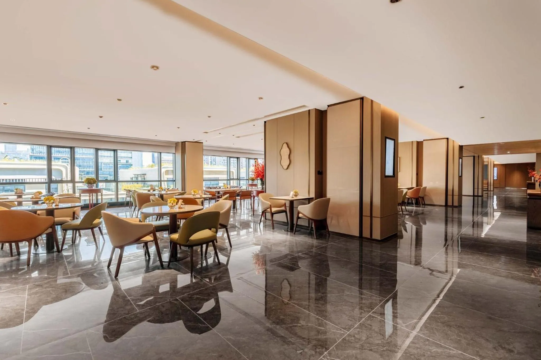 Restaurant/places to eat in Holiday Inn Express Hangzhou Jiangnan by IHG