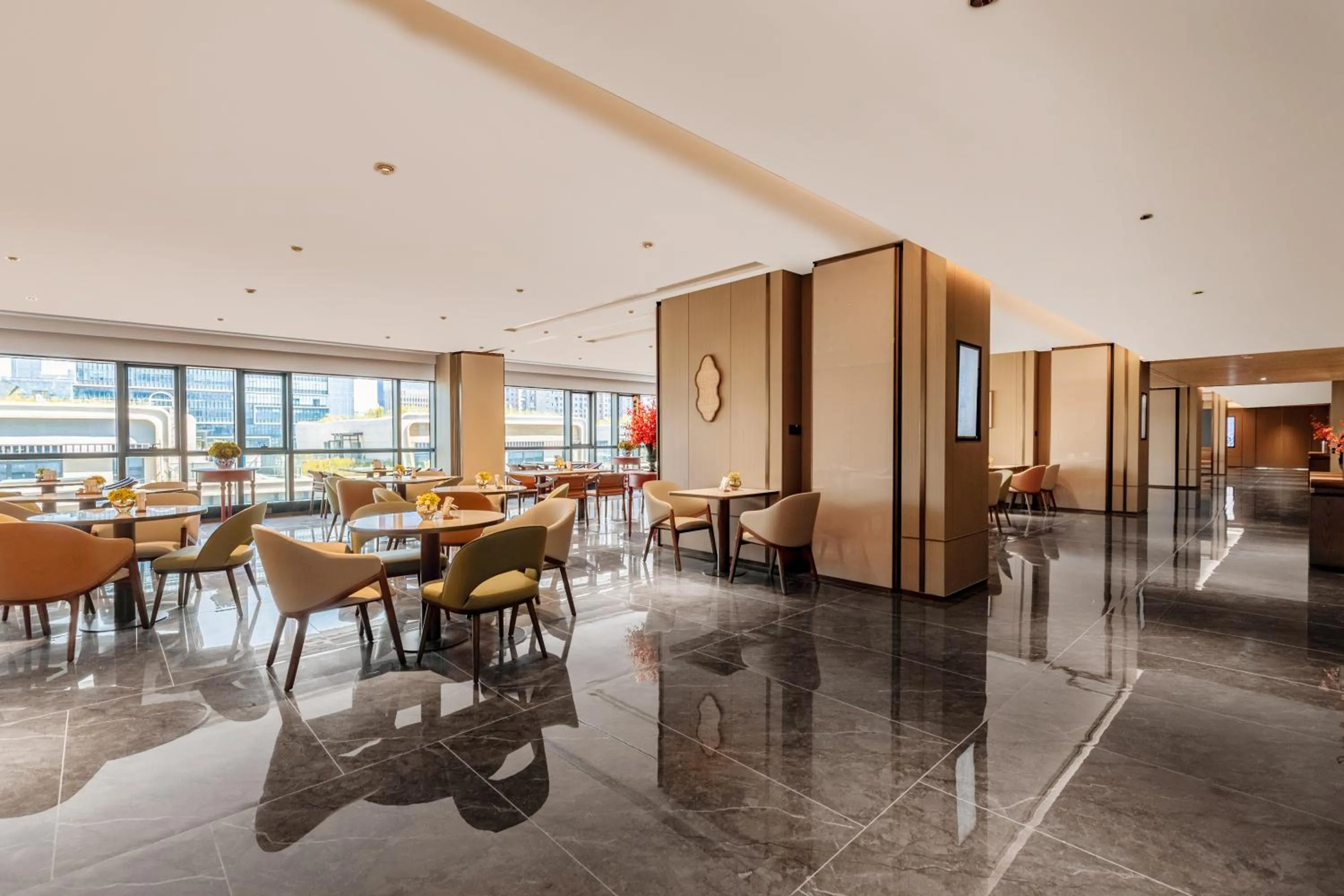 Restaurant/places to eat in Holiday Inn Express Hangzhou Jiangnan by IHG