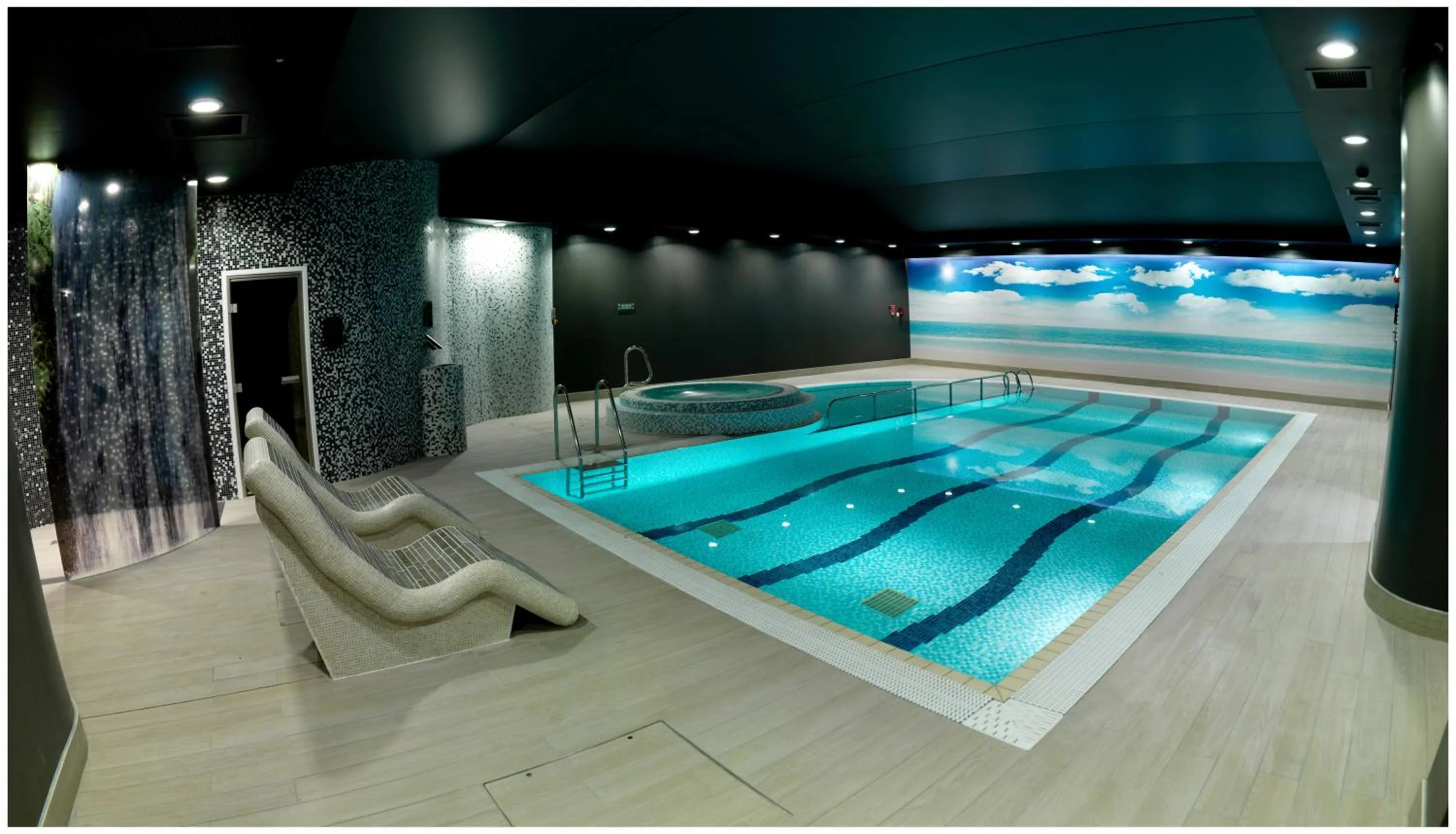 Spa and wellness centre/facilities in Crowne Plaza Nottingham by IHG