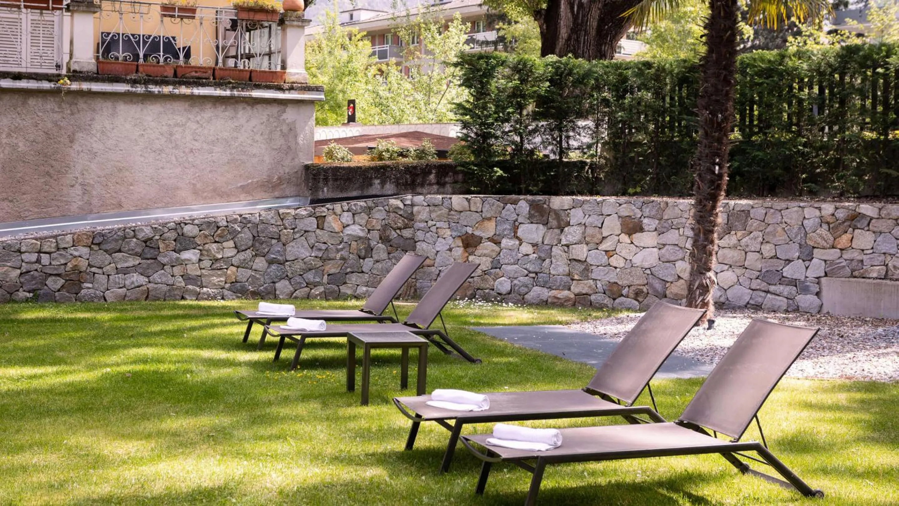 Garden in Flora Hotel & Suites