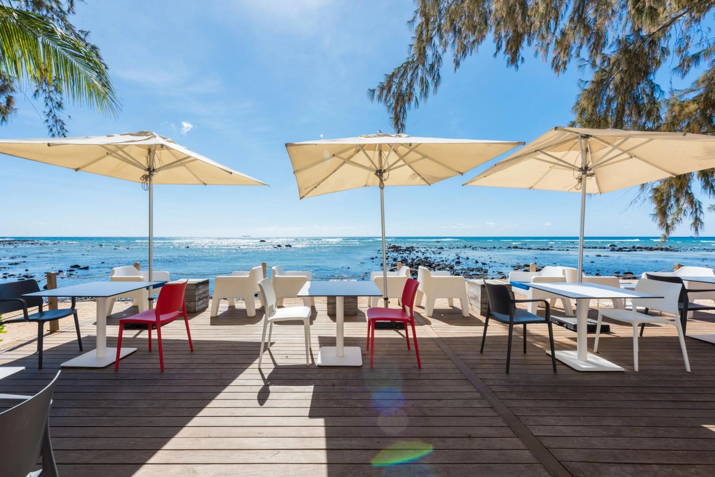 Restaurant/places to eat in Voile Bleue Boutique Hotel