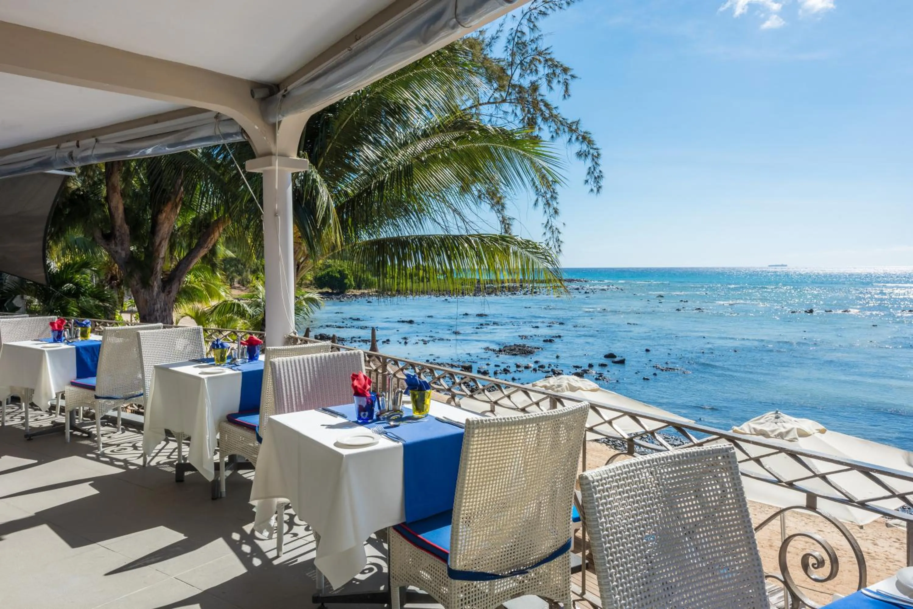 Restaurant/places to eat in Voile Bleue Boutique Hotel