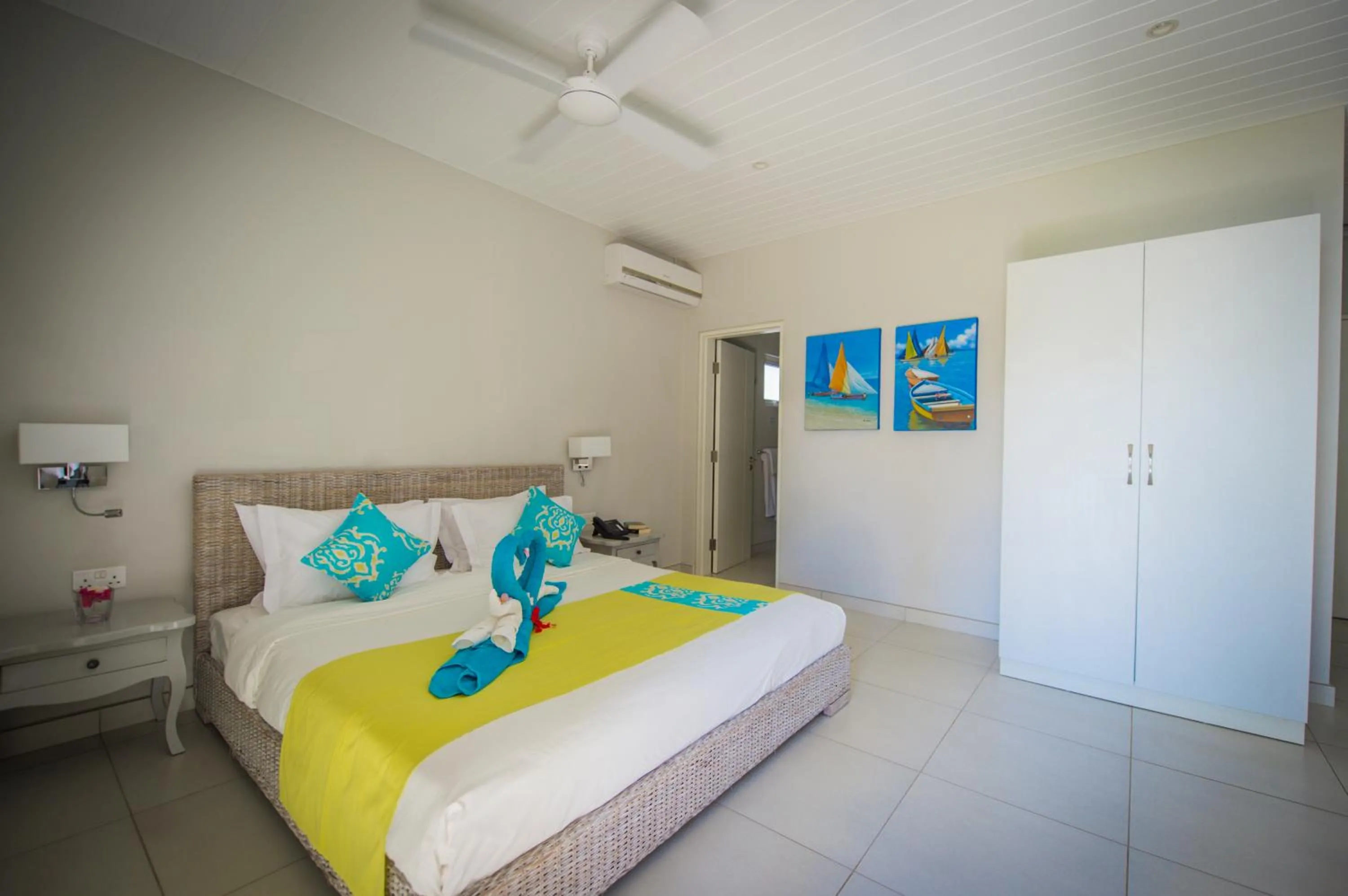 Bed in Voile Bleue Boutique Hotel