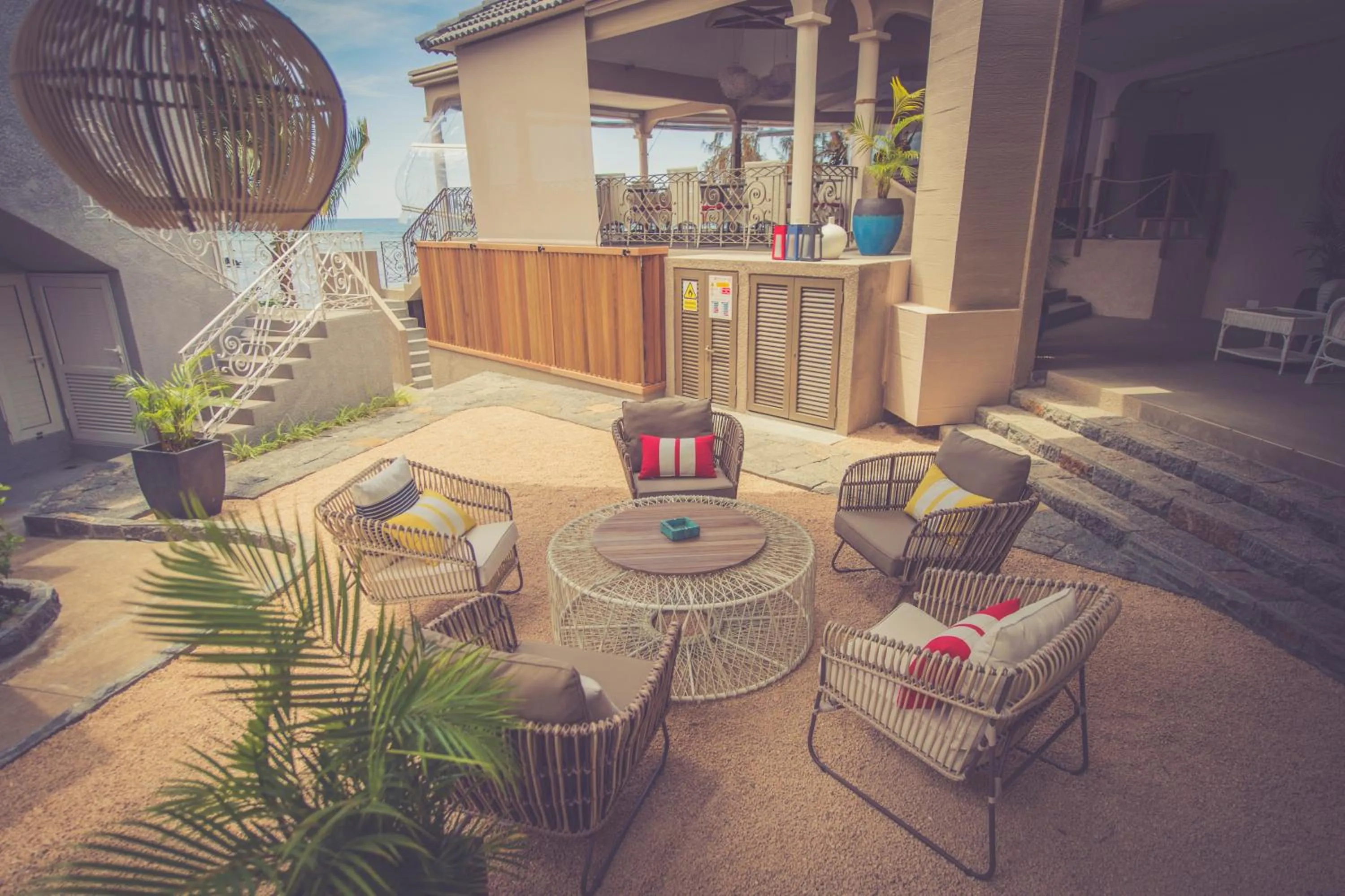 Lounge or bar in Voile Bleue Boutique Hotel