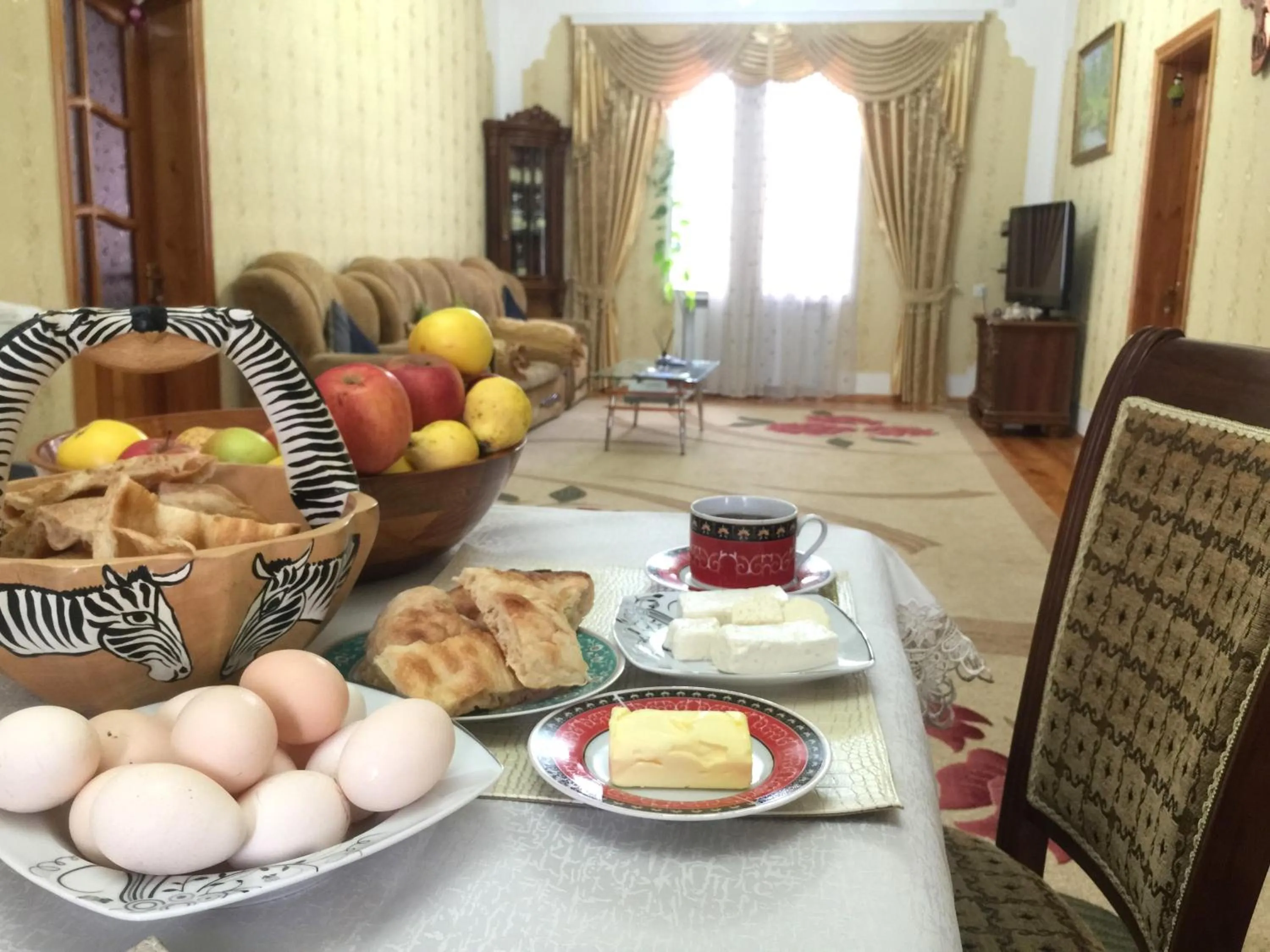 Restaurant/places to eat in Hasanovs Villa