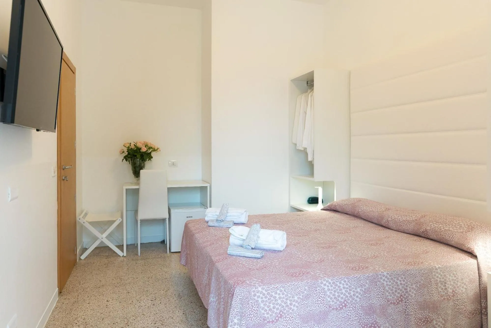 Bedroom, Bed in Hotel Ninfea Cattolica