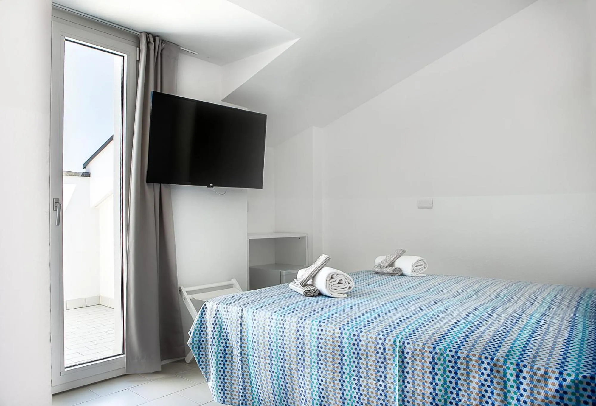 Photo of the whole room, Bed in Hotel Ninfea Cattolica