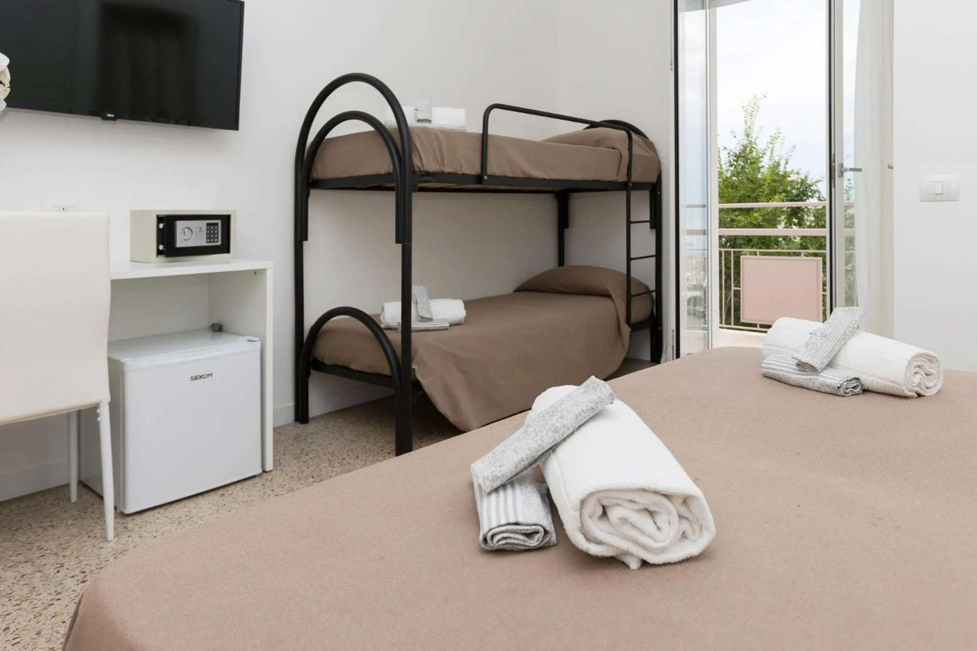 Bedroom, Bed in Hotel Ninfea Cattolica