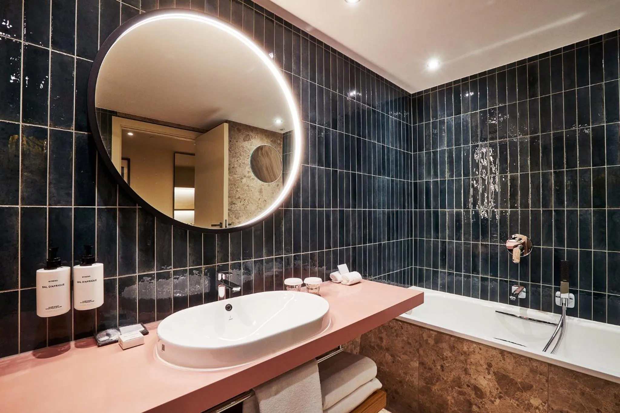 Photo of the whole room in voco Malta by IHG