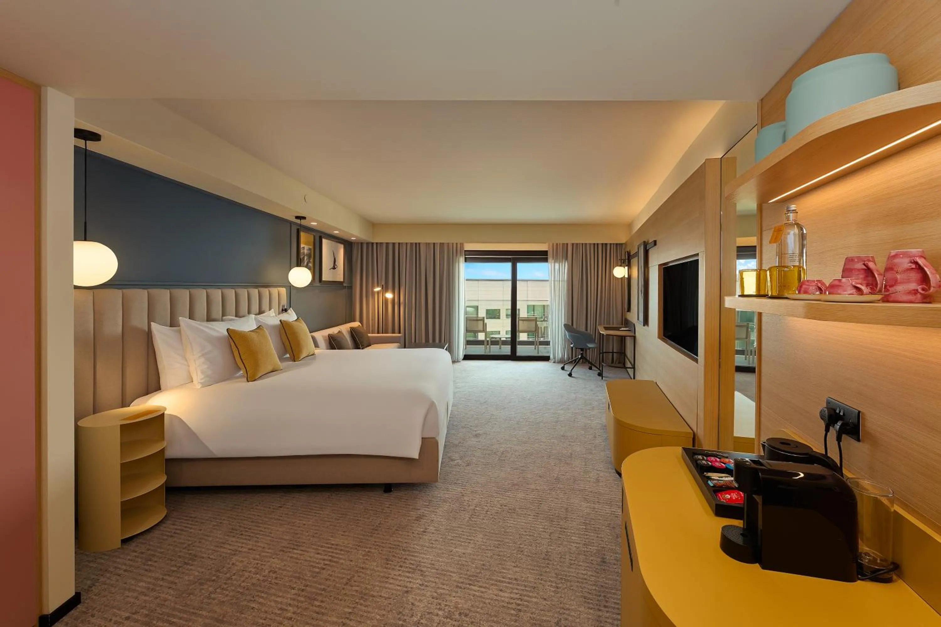 Photo of the whole room, Bed in voco Malta by IHG