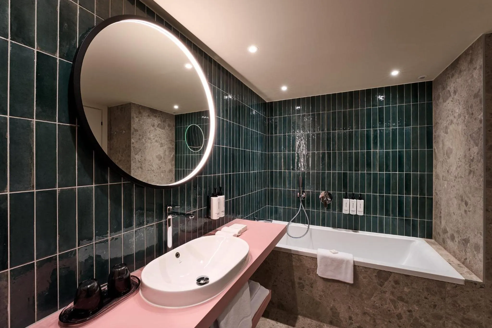 Photo of the whole room in voco Malta by IHG